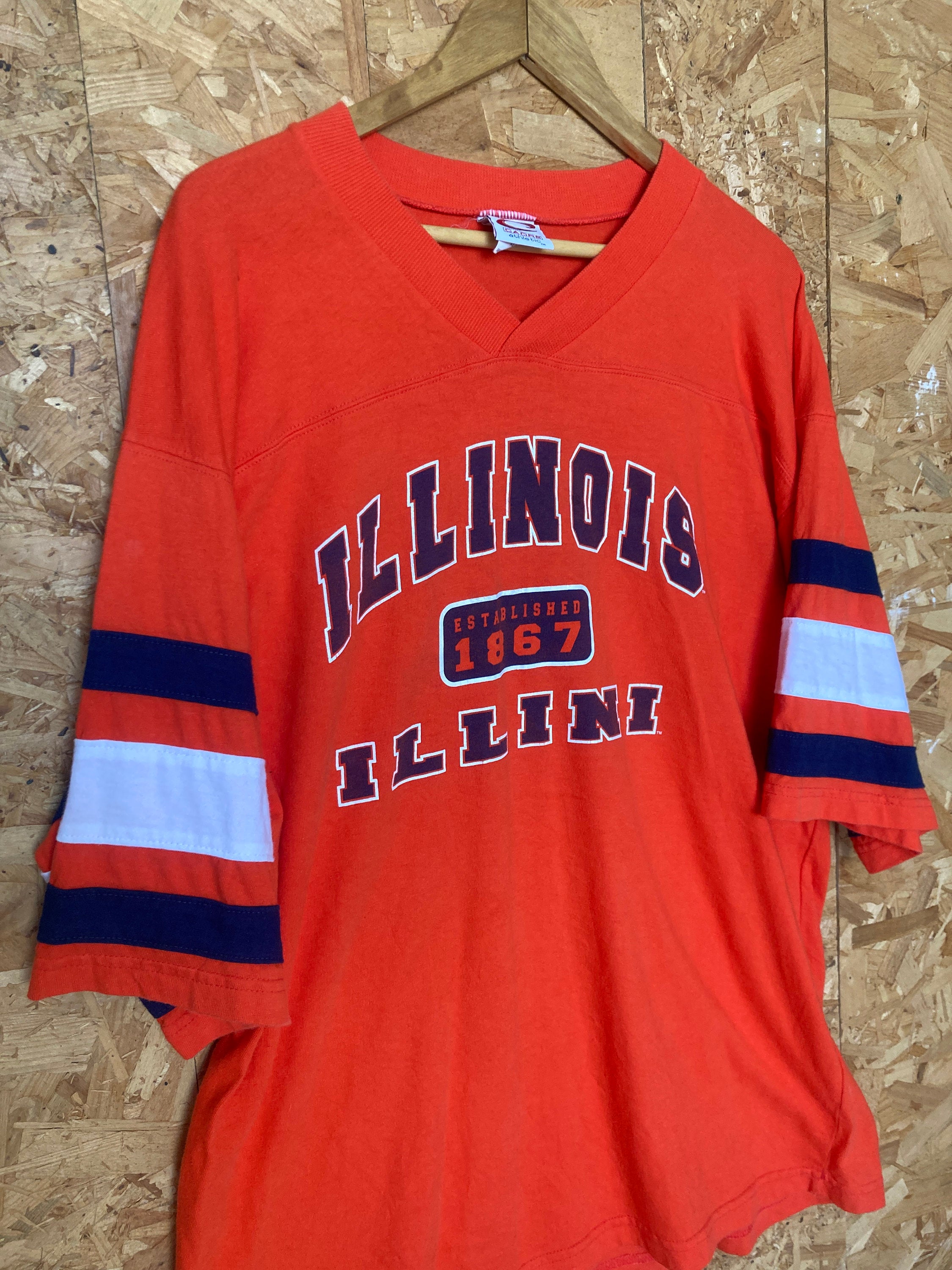 Vintage 90s orange Chicago Illinois Illini USA orange baseball varsity v-neck t-shirt size XL
