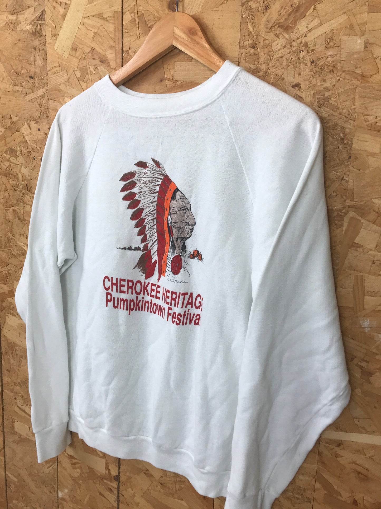 Vintage 80s USA Cherokee Heritage Pumpkintown Festival souvenir white crew neck sweater size medium