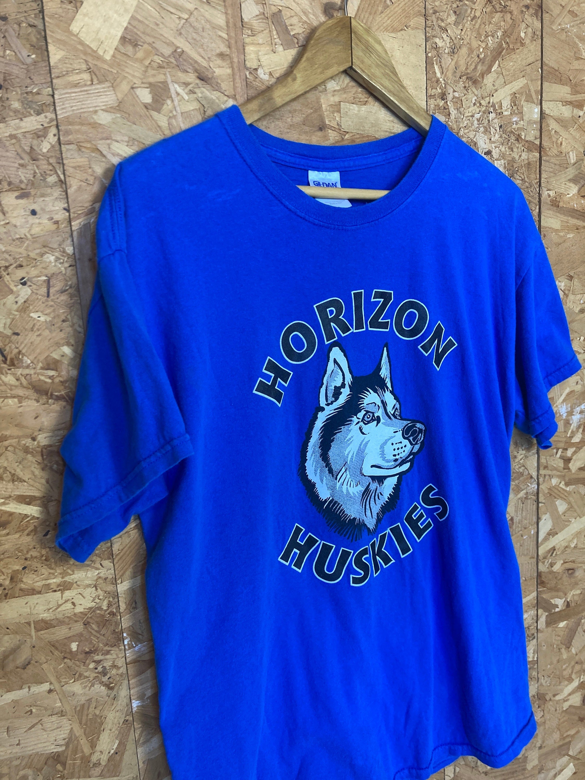 Vintage Y2K blue Horizon Huskies dog print t-shirt size large