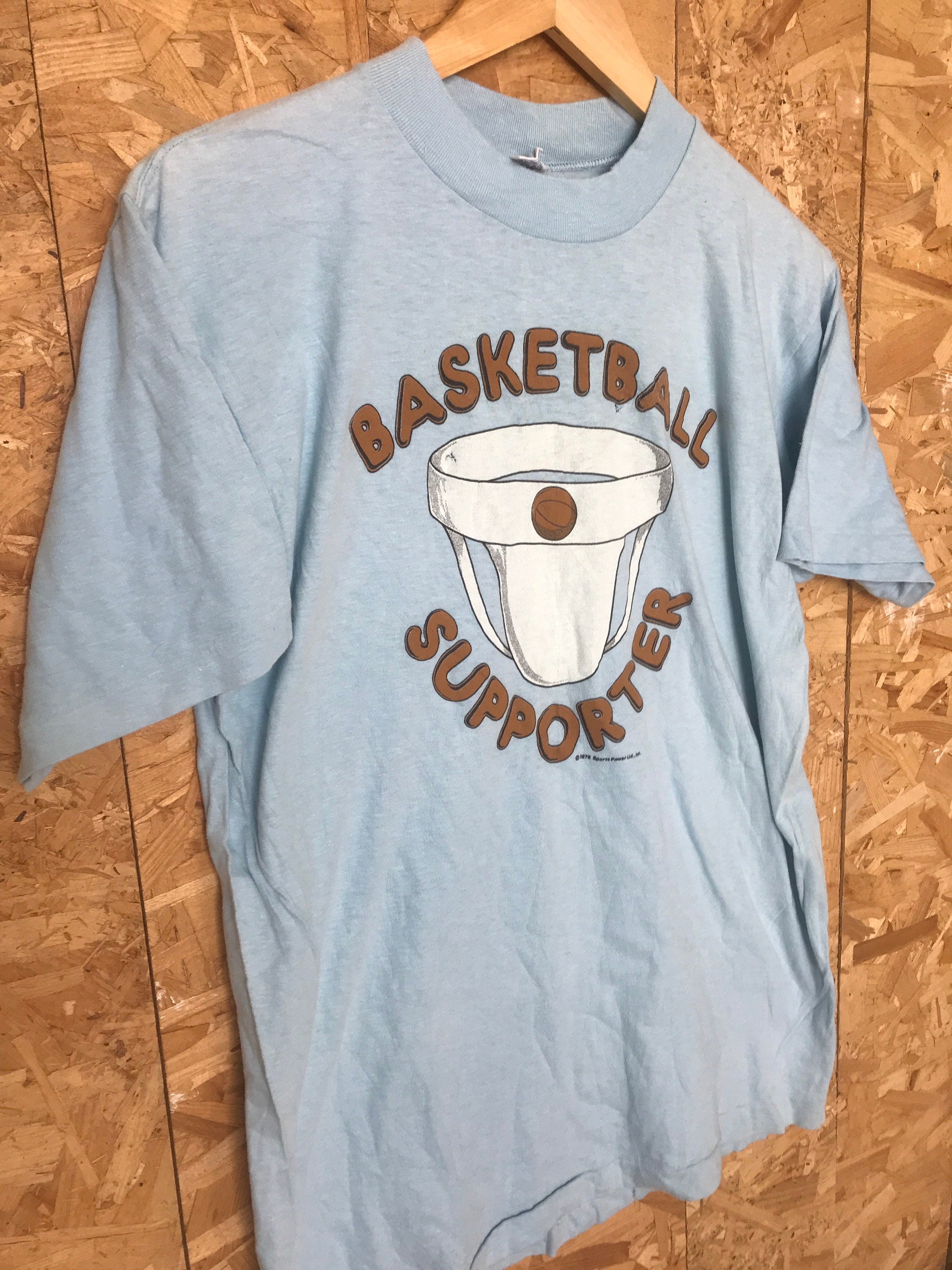 Vintage 70s Basketball Supporter quirky USA souvenir pale baby pastel blue t-shirt size large