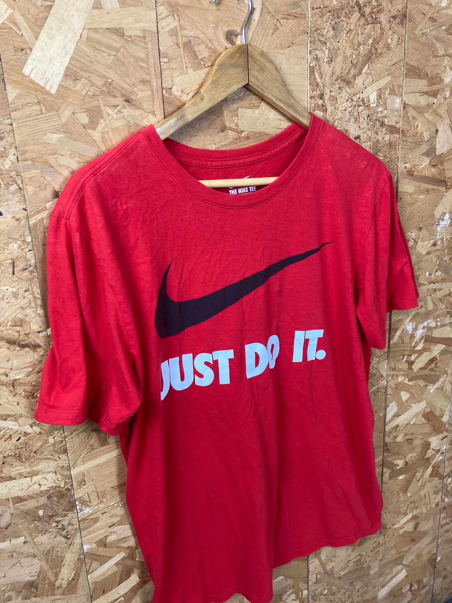 Vintage Y2K Nike Just Do It red black t-shirt size medium