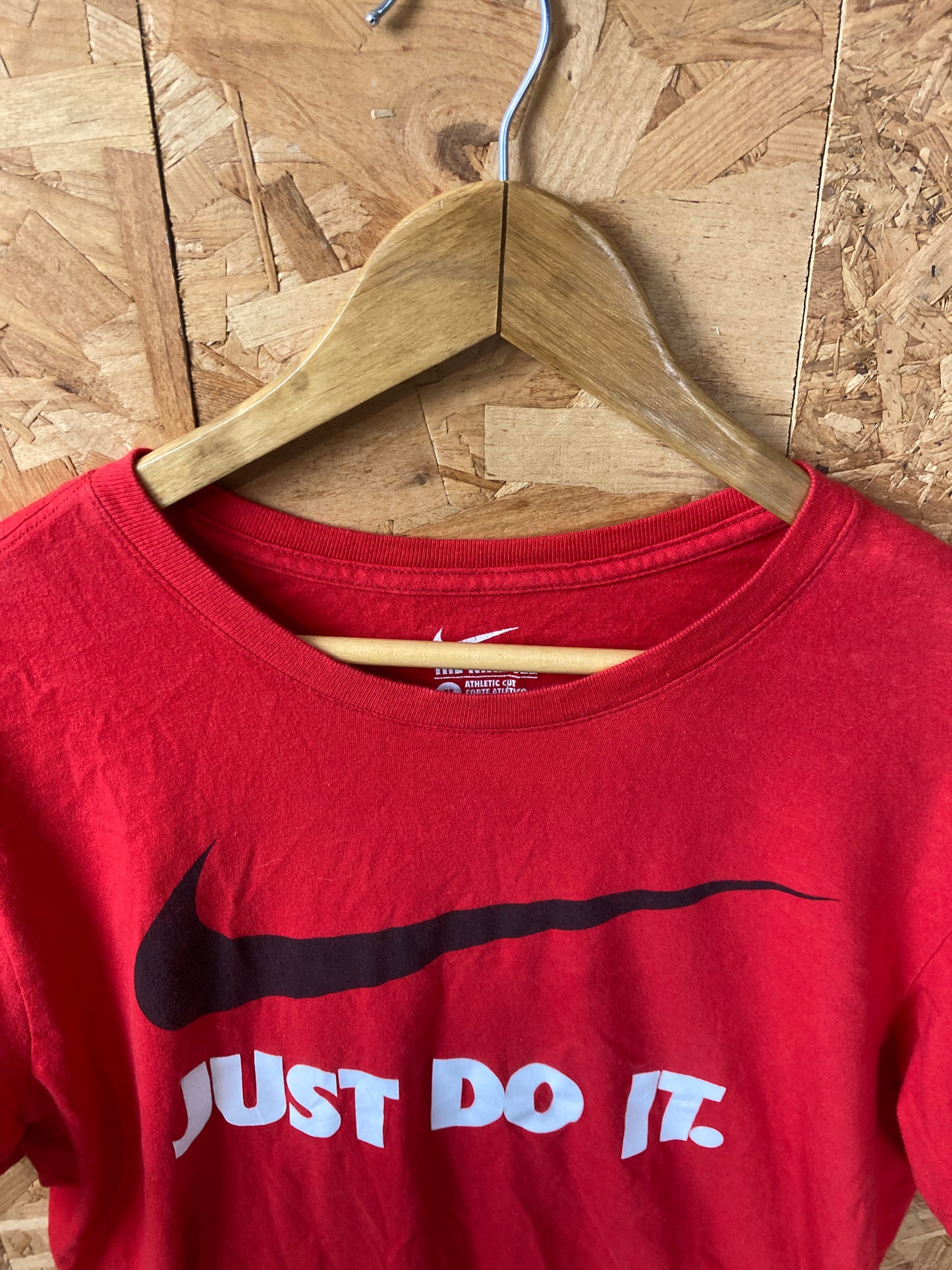 Vintage Y2K Nike Just Do It red black t-shirt size medium