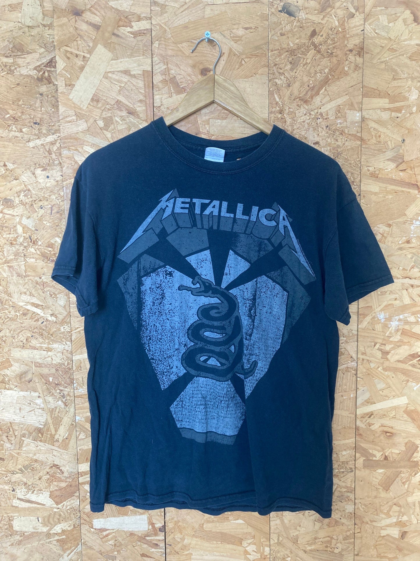 Vintage Metallica Europe tour 2012 Grungy faded metal band t-shirt size medium