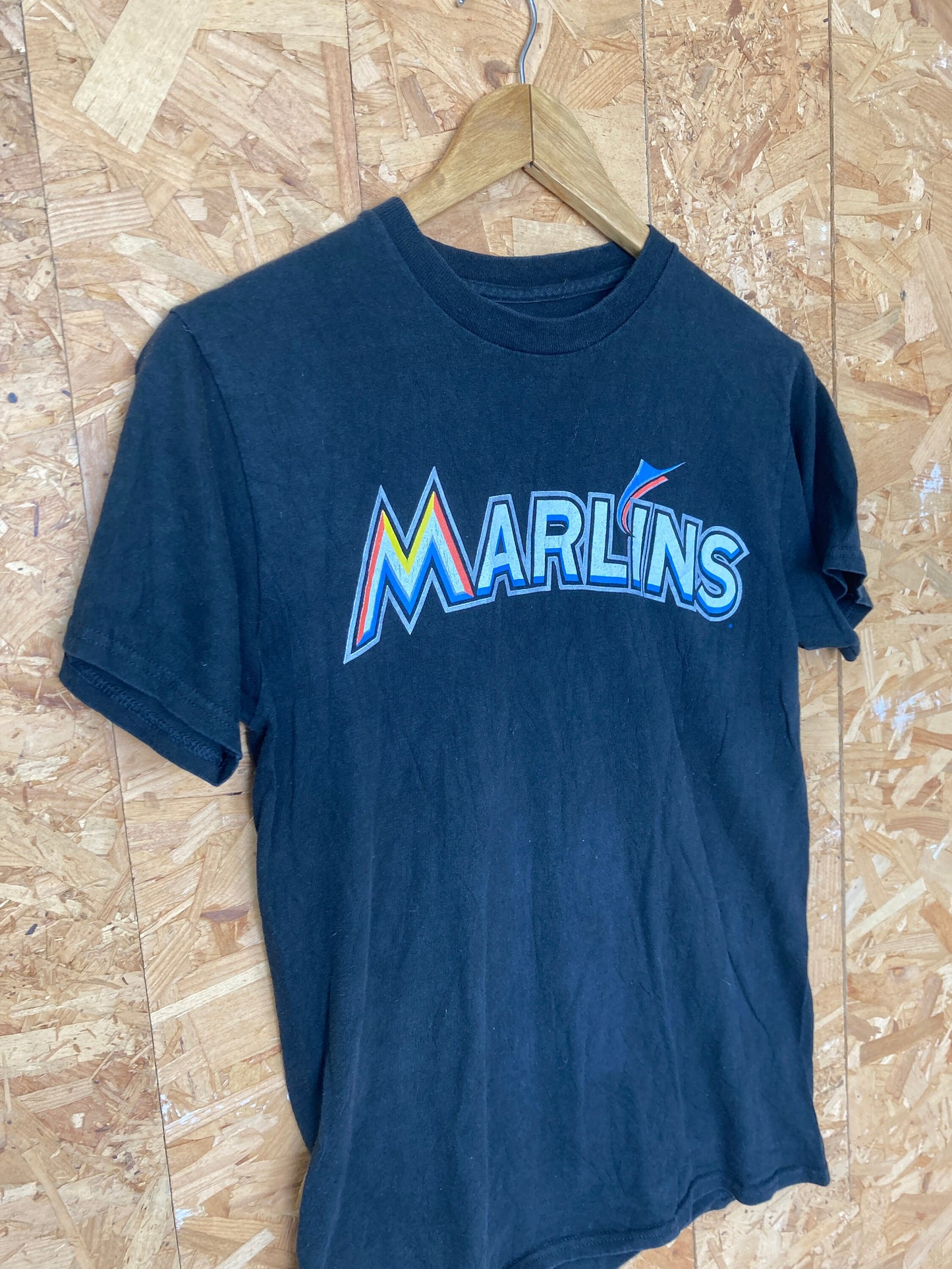 Vintage 90s Miami Marlins baseball number 2 USA black souvenir t-shirt size small by Majestic