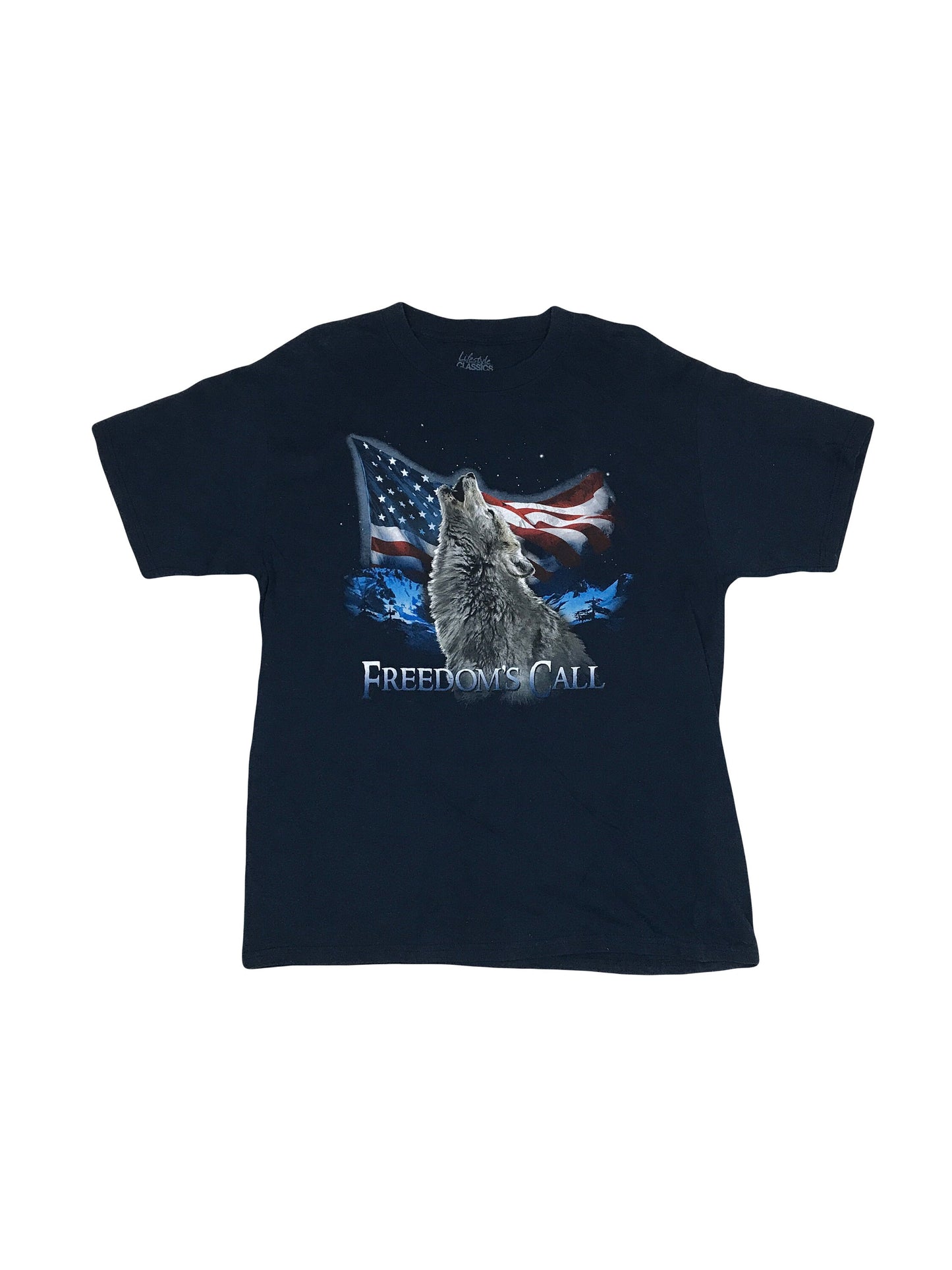 Vintage 90s 'Freedom Calling' American Flag howling wolf USA souvenir nature print blue quirky t-shirt size large