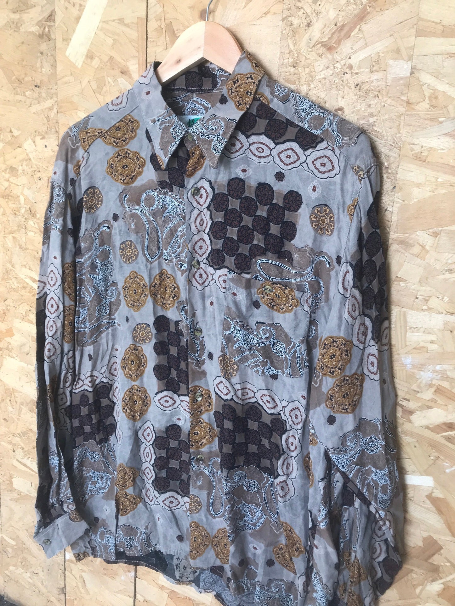 Vintage 90s brown beige grungy abstract Paisley long sleeve ugly cocktail shirt size large