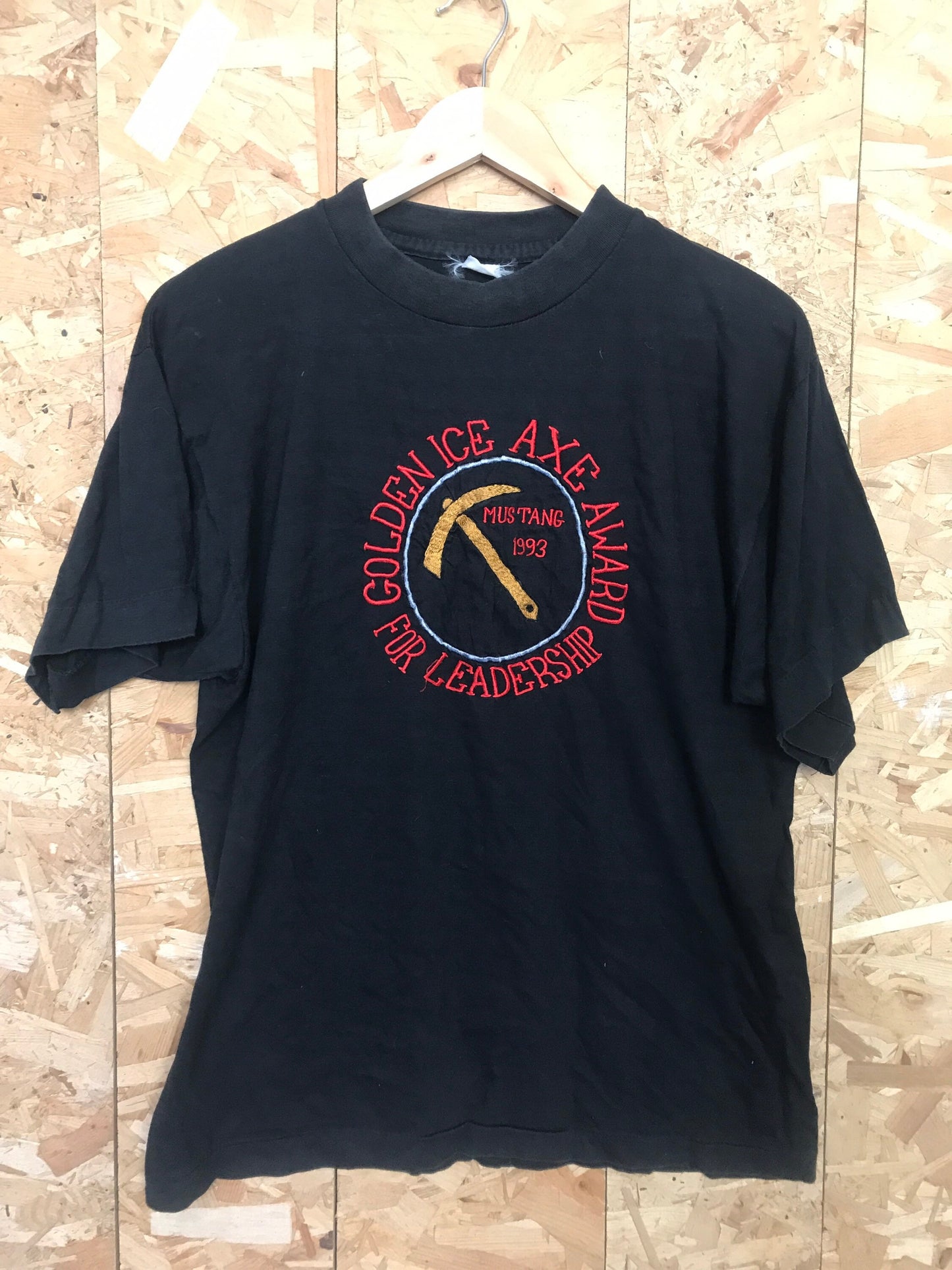 Vintage 93 Rare Climbing Award! Golden Ice Pick for leadership embroidery black USA souvenir t-shirt size medium