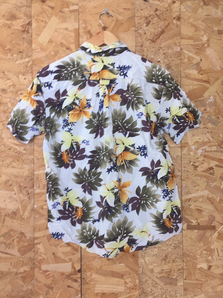 Vintage Y2K STUSSY floral palm leaf hibiscus botanical white green blue yellow hawaiian party beach shirt unisex size small