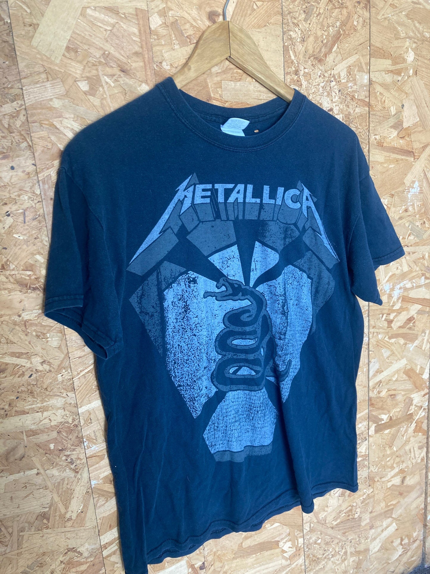 Vintage Metallica Europe tour 2012 Grungy faded metal band t-shirt size medium