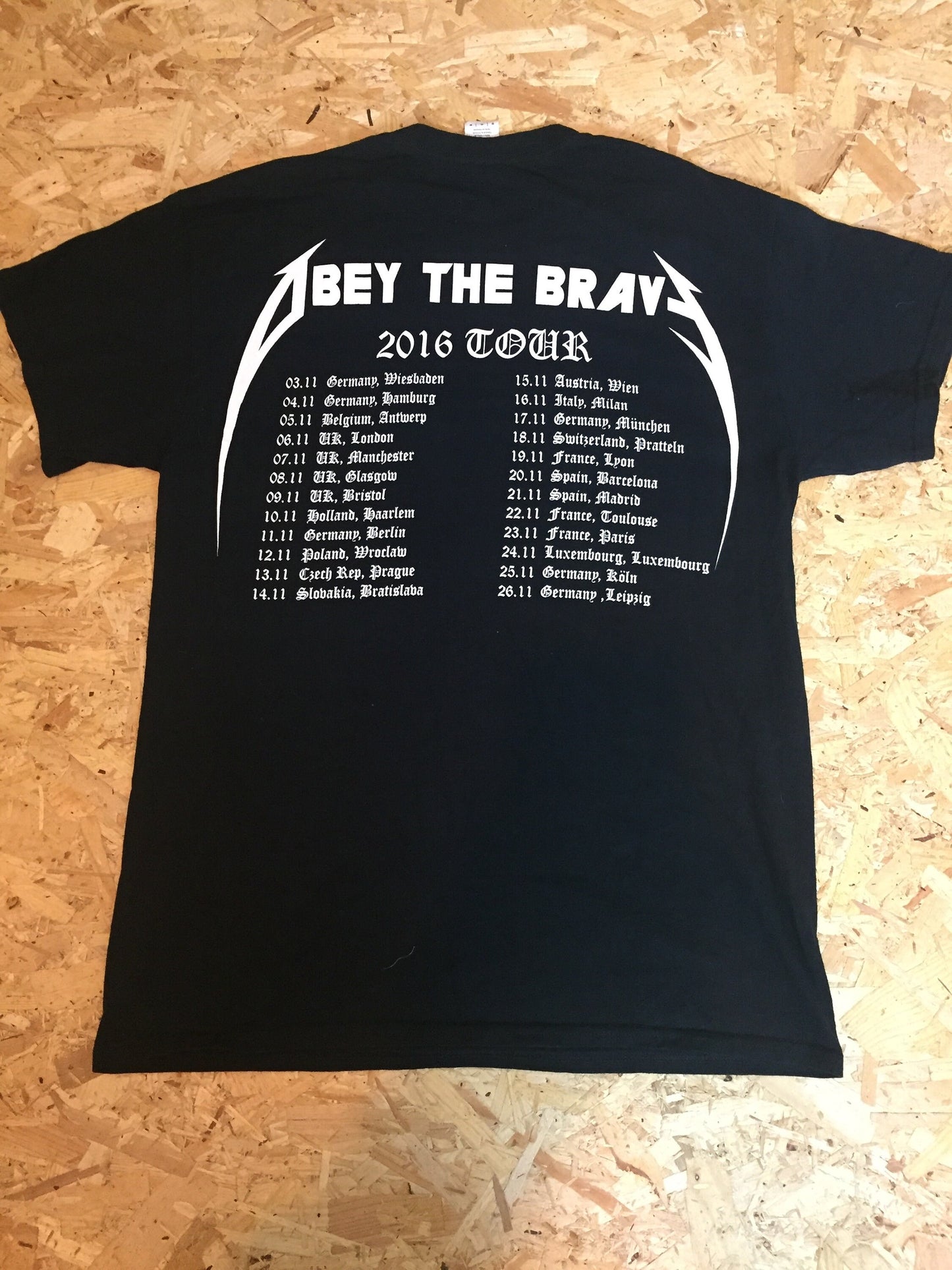 Obey the brave Canadian hardcore punk band 2016 tour t shirt size medium