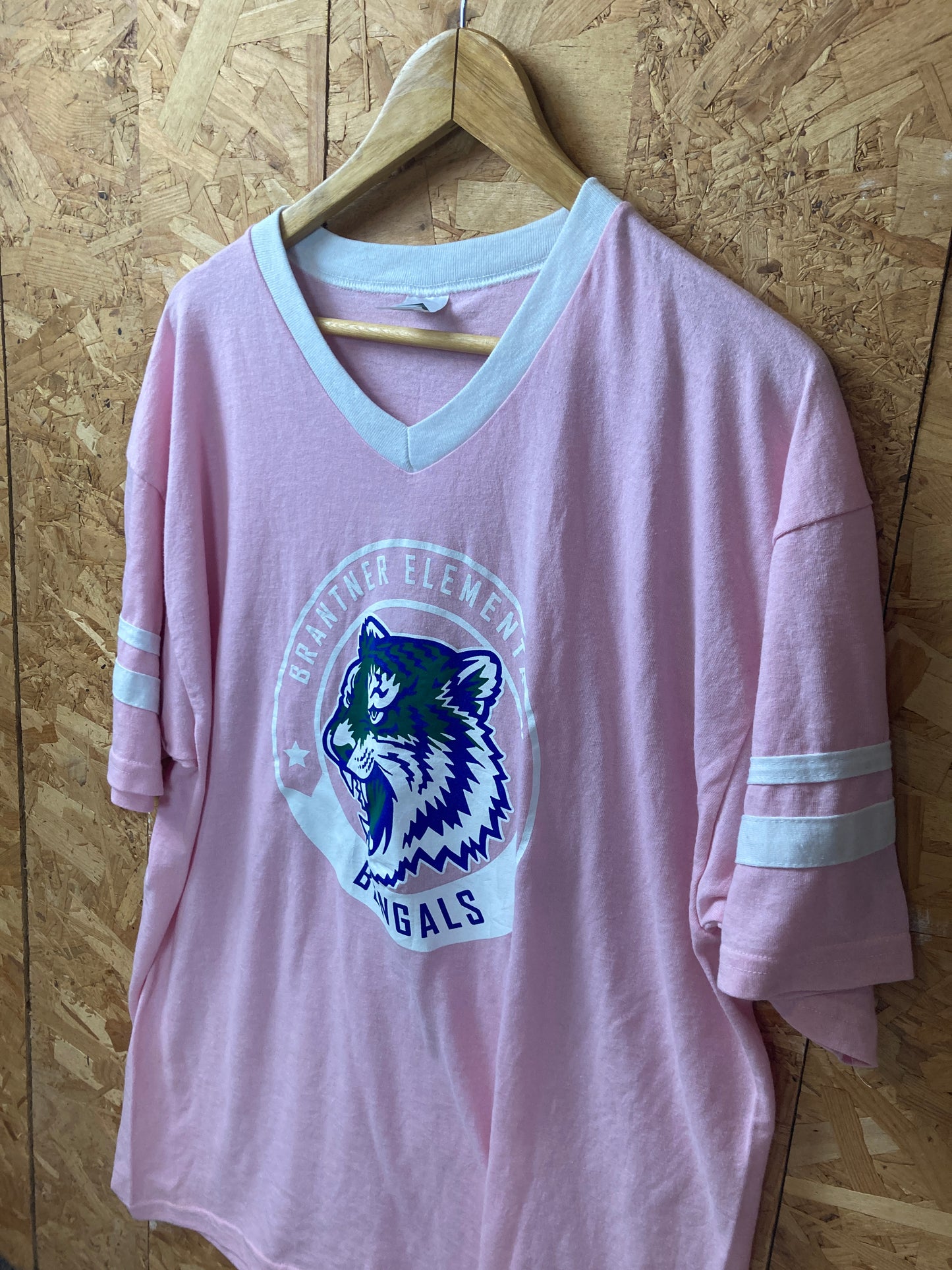 Vintage 90s Brantner Elementary Bengals USA souvenir quirky pink t-shirt size XL