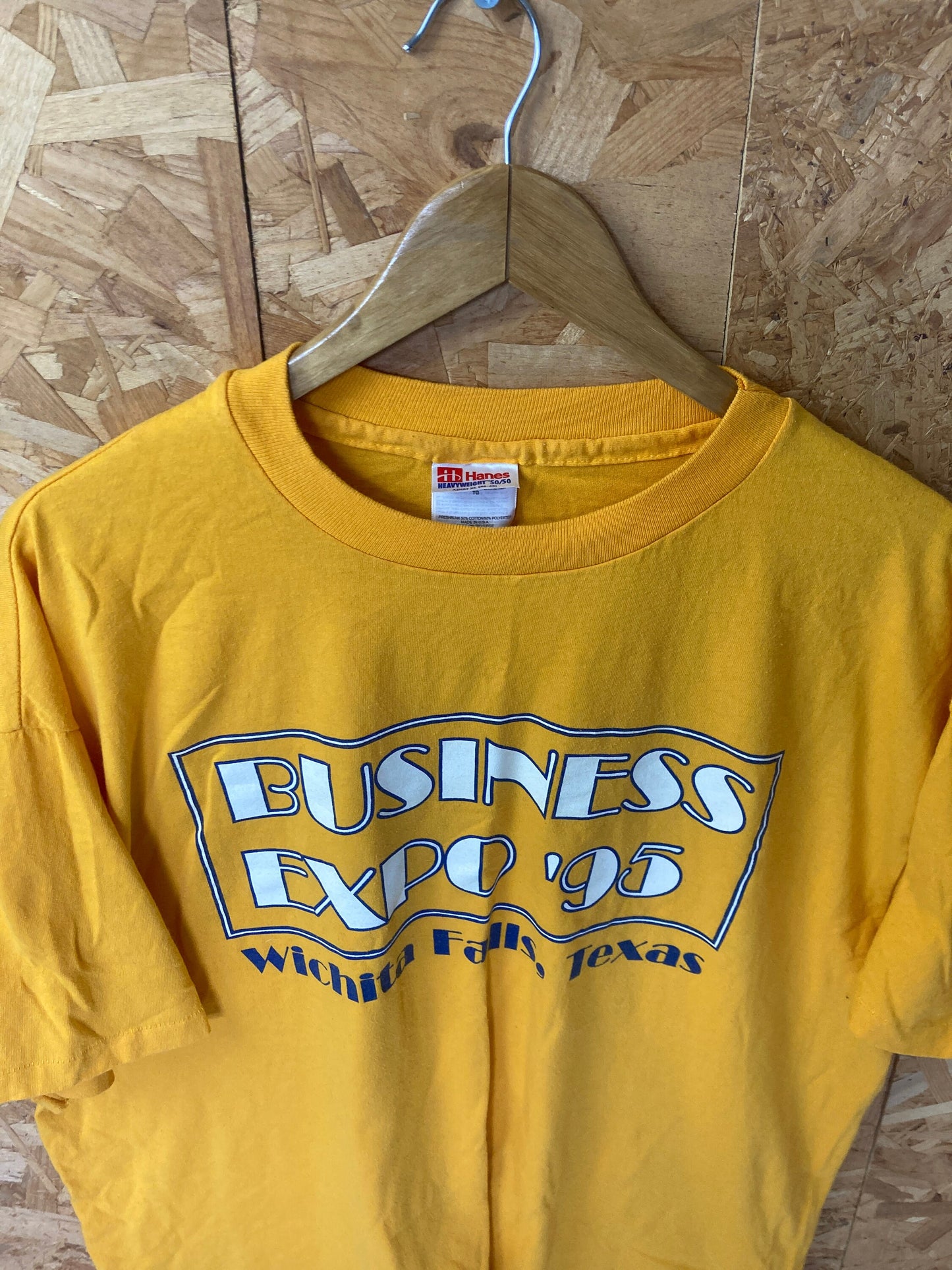 Vintage 90s Business Expo 95' Wichita Falls Texas Quirky typography USA souvenir yellow t-shirt size XL