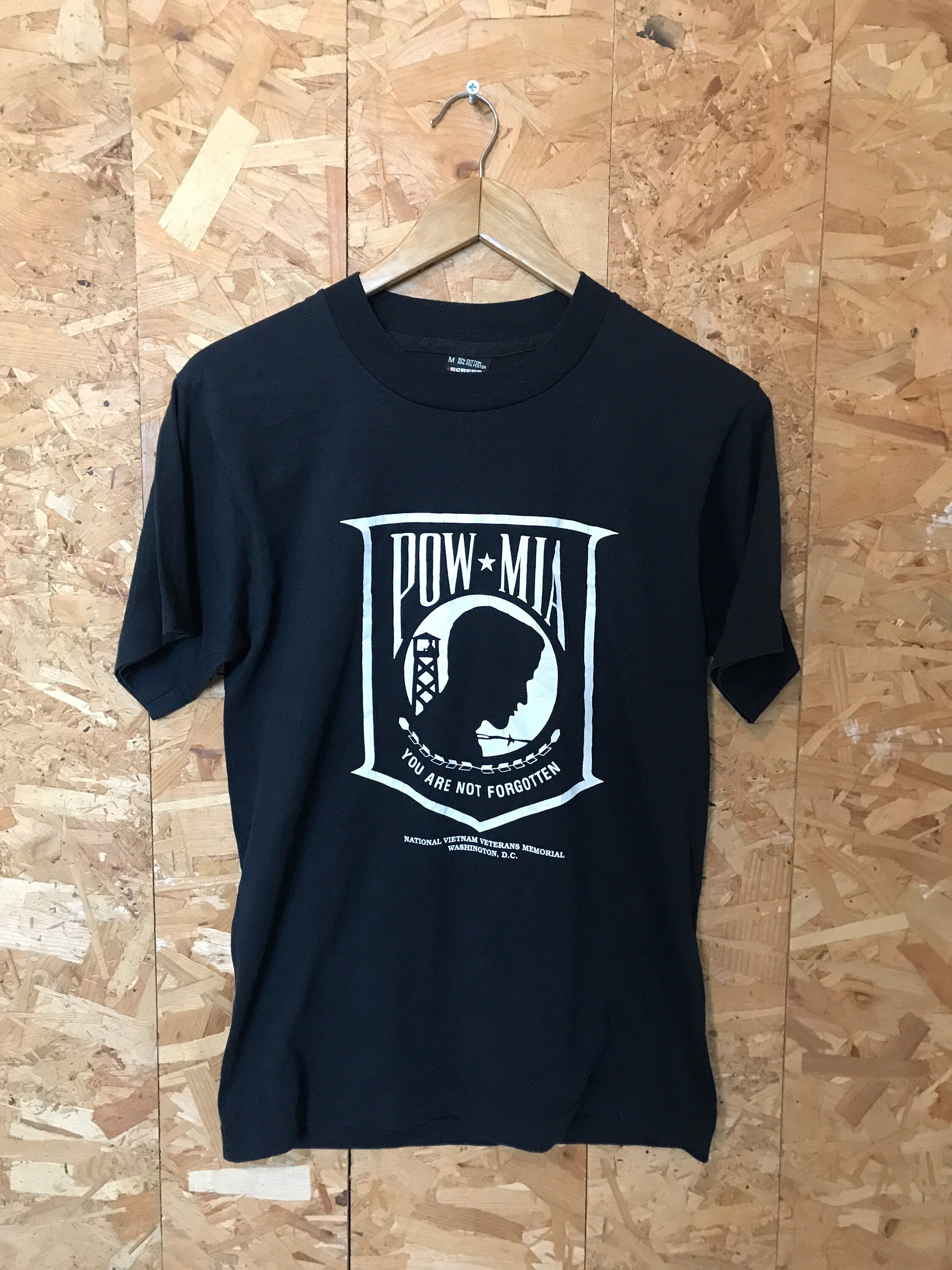 Vintage 90s MIA POW missing in action prisoners of war memorial USA black souvenir t-shirt size medium