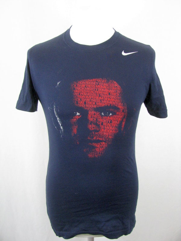 Nike Y2K Vintage navy blue T-Shirt With Rooney Face Print size small slim fit