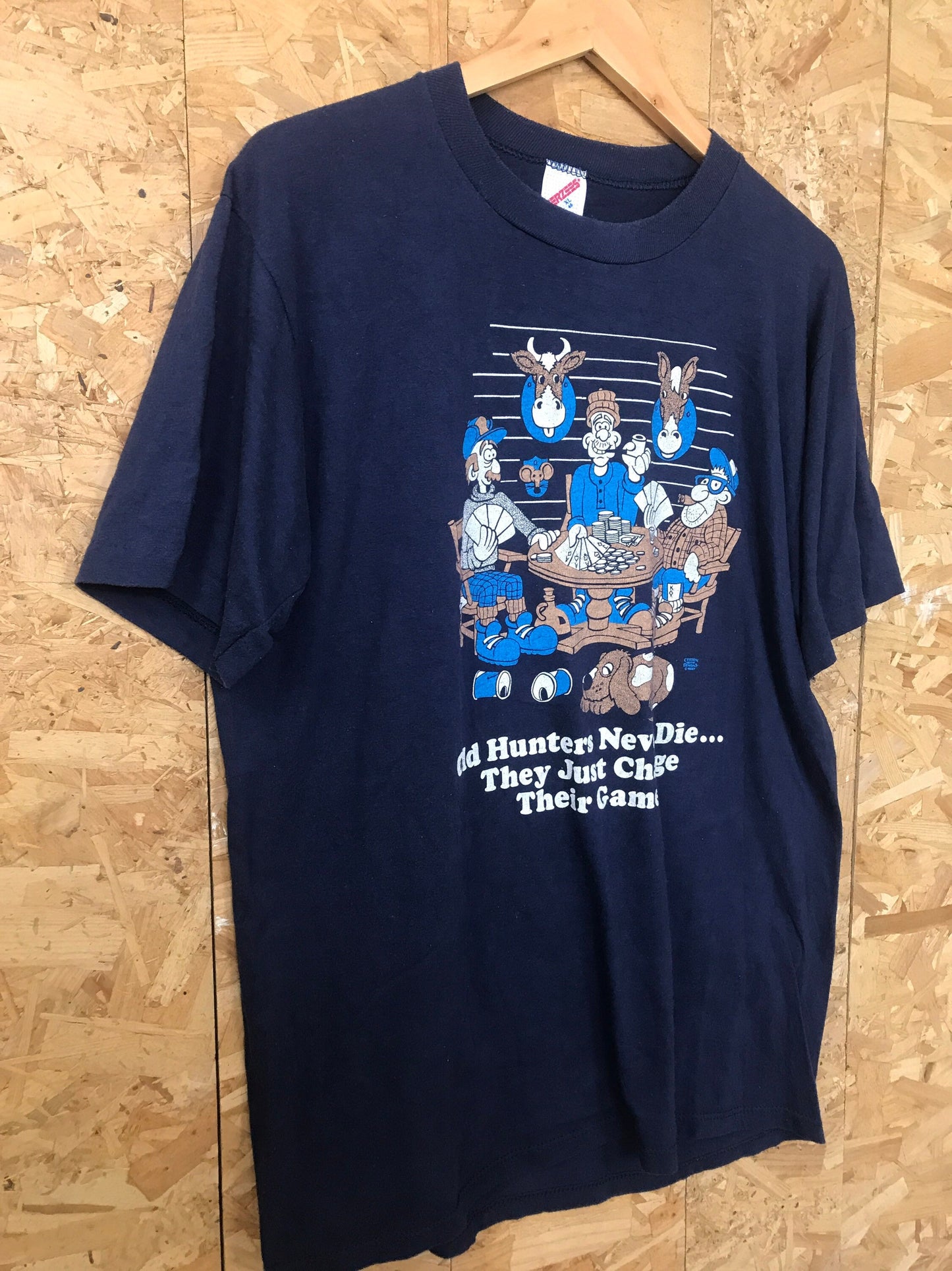 Vintage 87 old hunters never die, they just change their game USA souvenir navy blue t shirt size XL