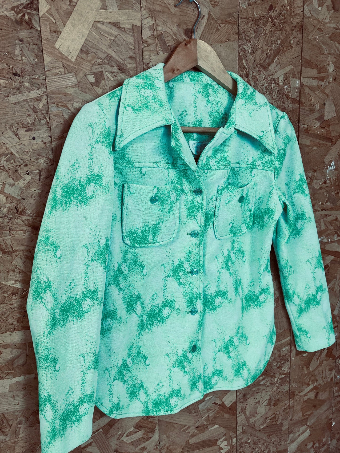 Vintage 70s ladies psychedelic acid line green polyester western cowboy cowgirl fitted over shirt si