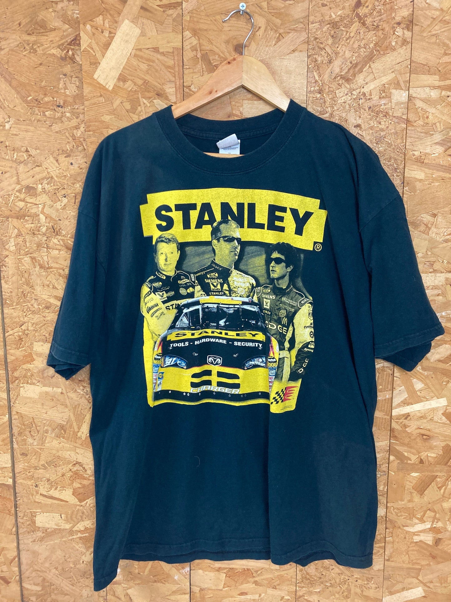 Vintage Y2K Stanley racing team dodge charger NASCAR black yellow souvenir t-shirt size XL