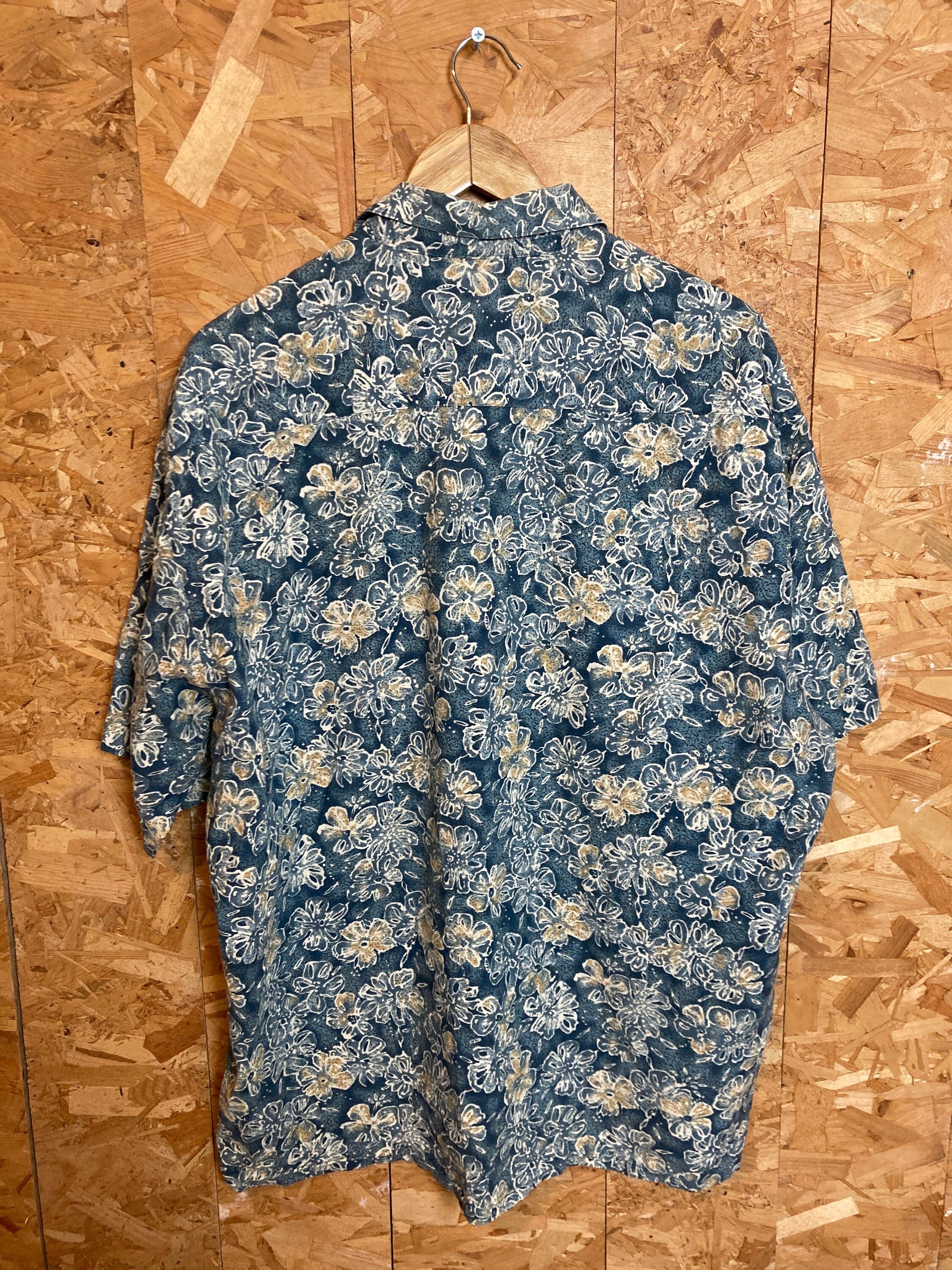 Vintage Y2K Pierre Cardin blue beige floral print hawaiian shirt sleeve shirt size XL