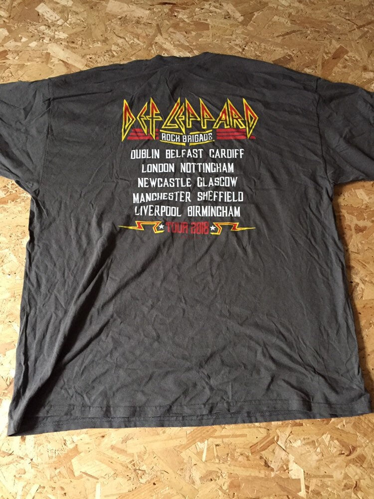 Music merch band t-shirt Def Leppard rock brigade tour dates 2018 size XXL