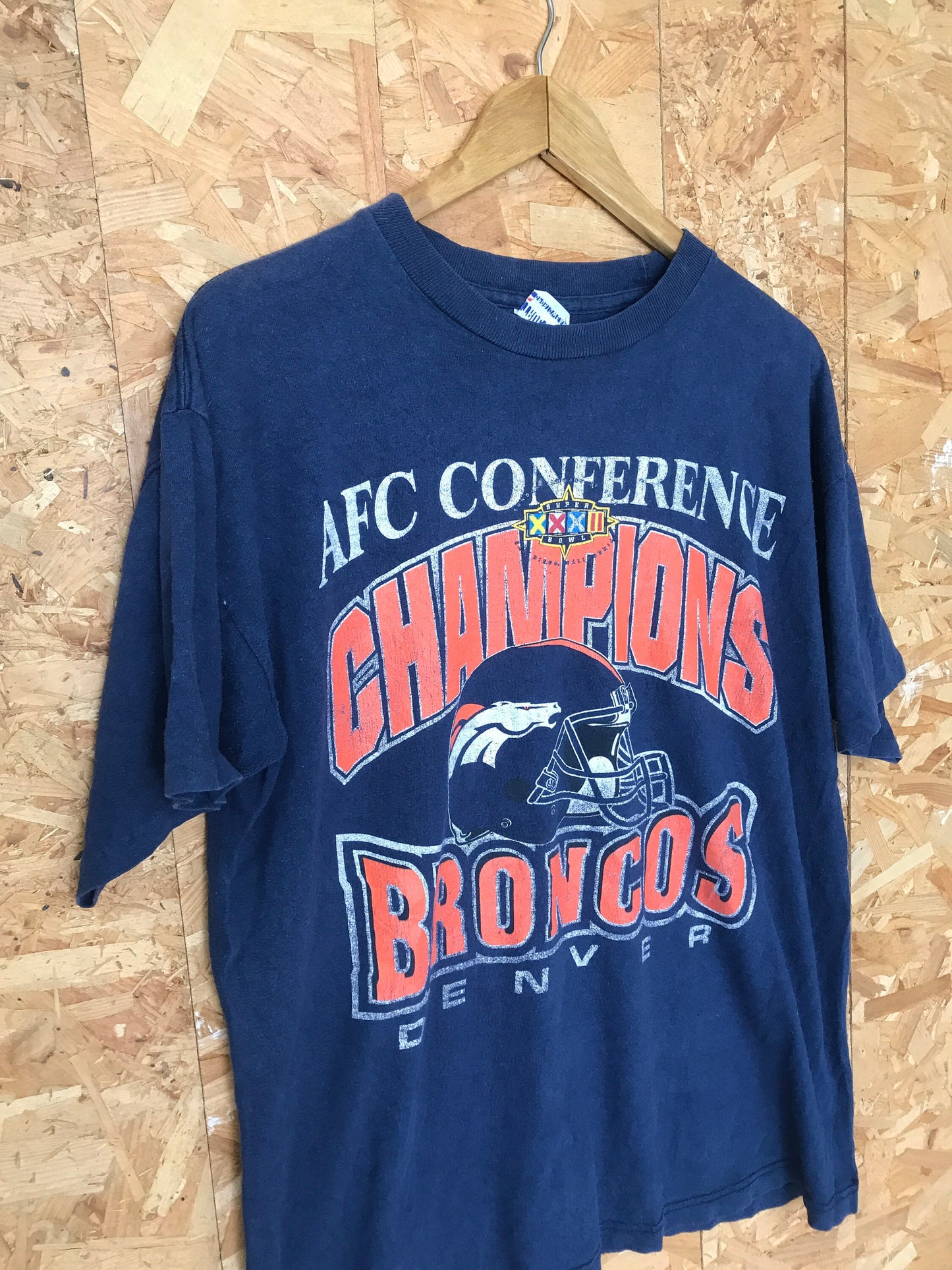 Vintage 90s superbowl XXXII Denver Broncos AFC champions USA souvenir distressed navy blue t-shirt size large