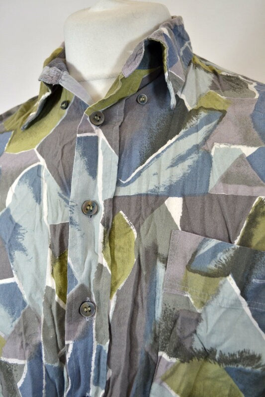 Vintage 90s Abstract green grey blue mosaic Pattern Eccentric party shirt size medium