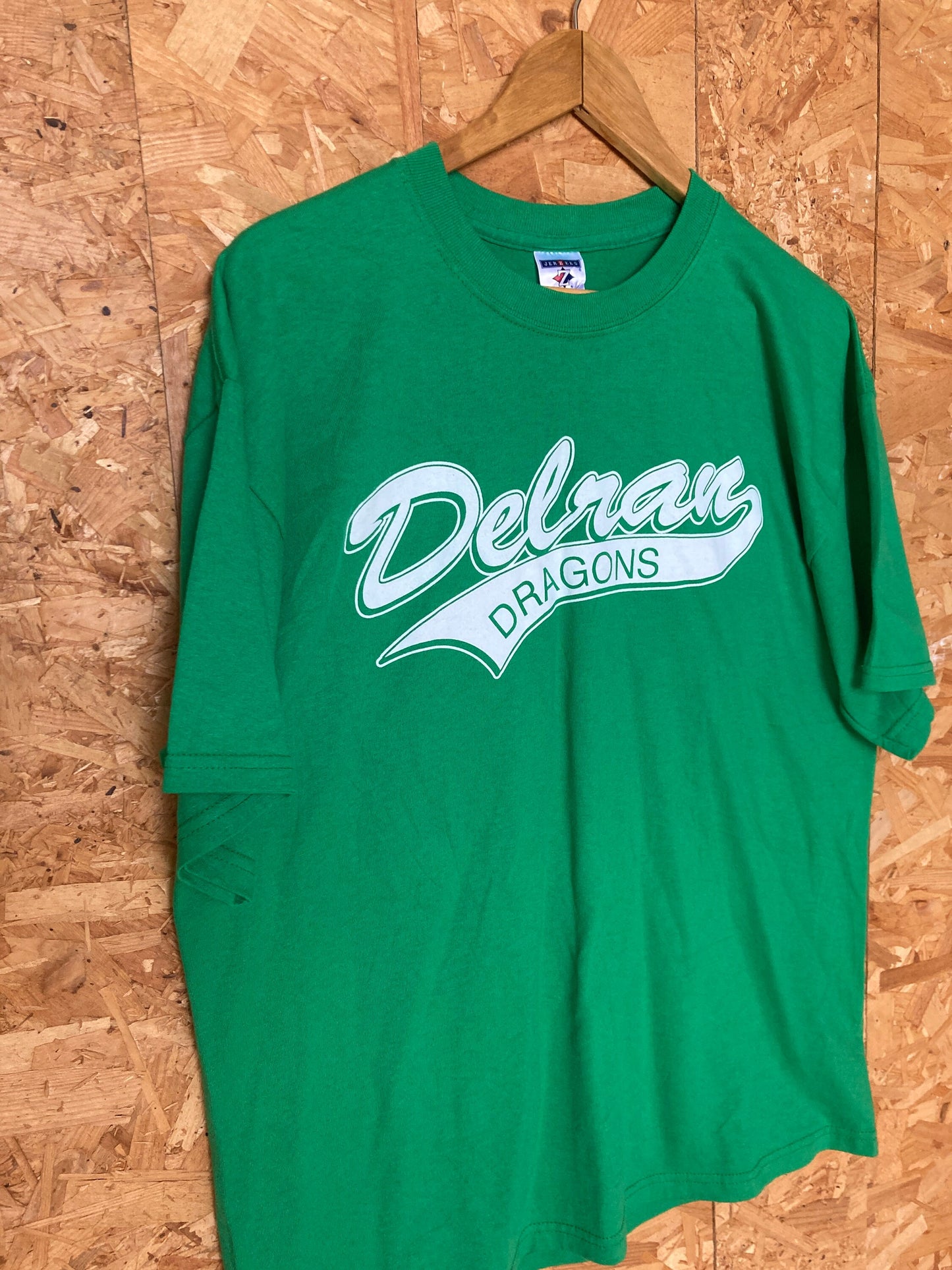 Vintage 90s green Bridgeman #22 Delran Dragons New Jersey high school team souvenir USA t-shirt size large