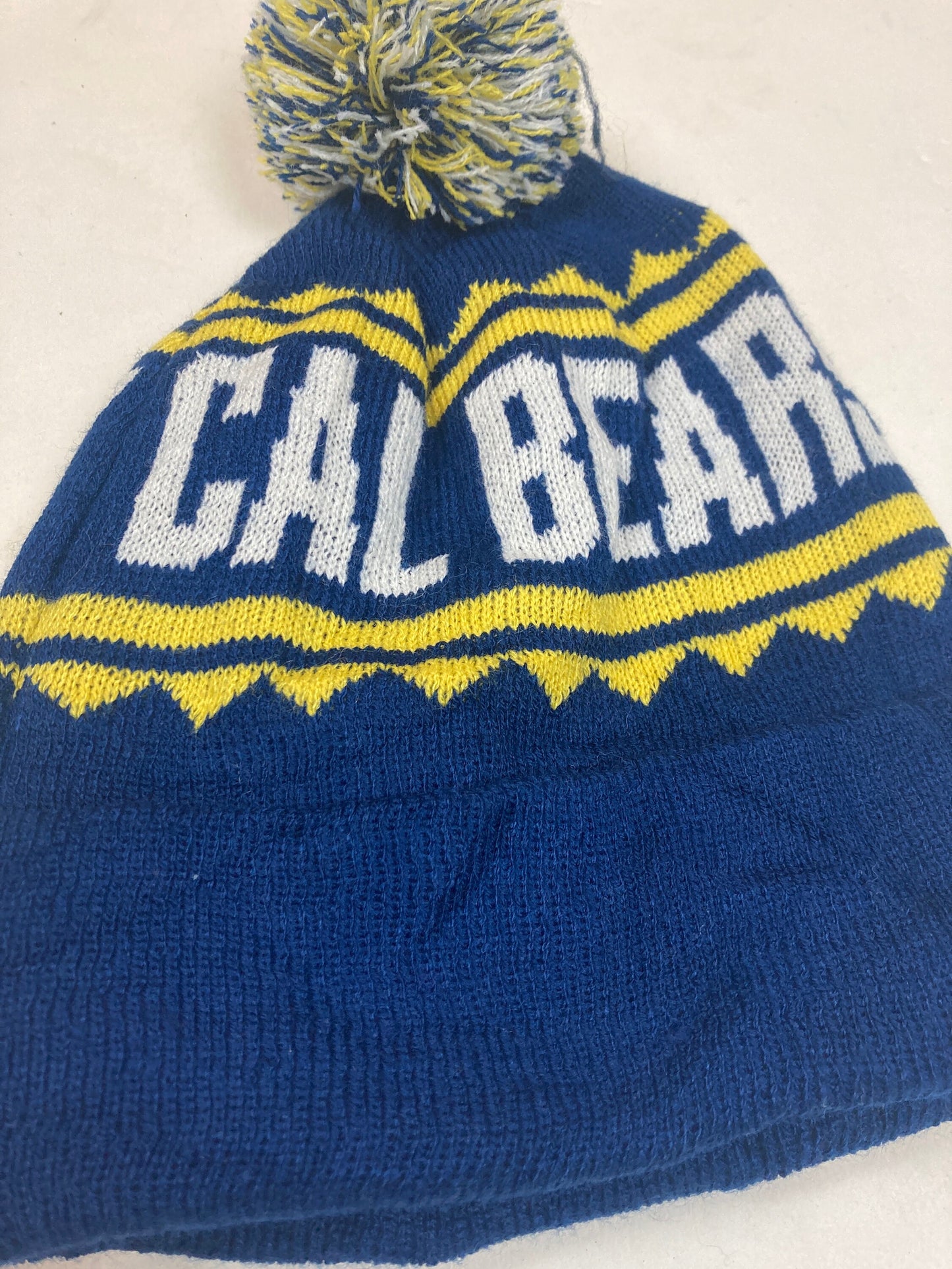 Vintage California Golden Bears football team spell out blue yellow winter beanie bobble hat