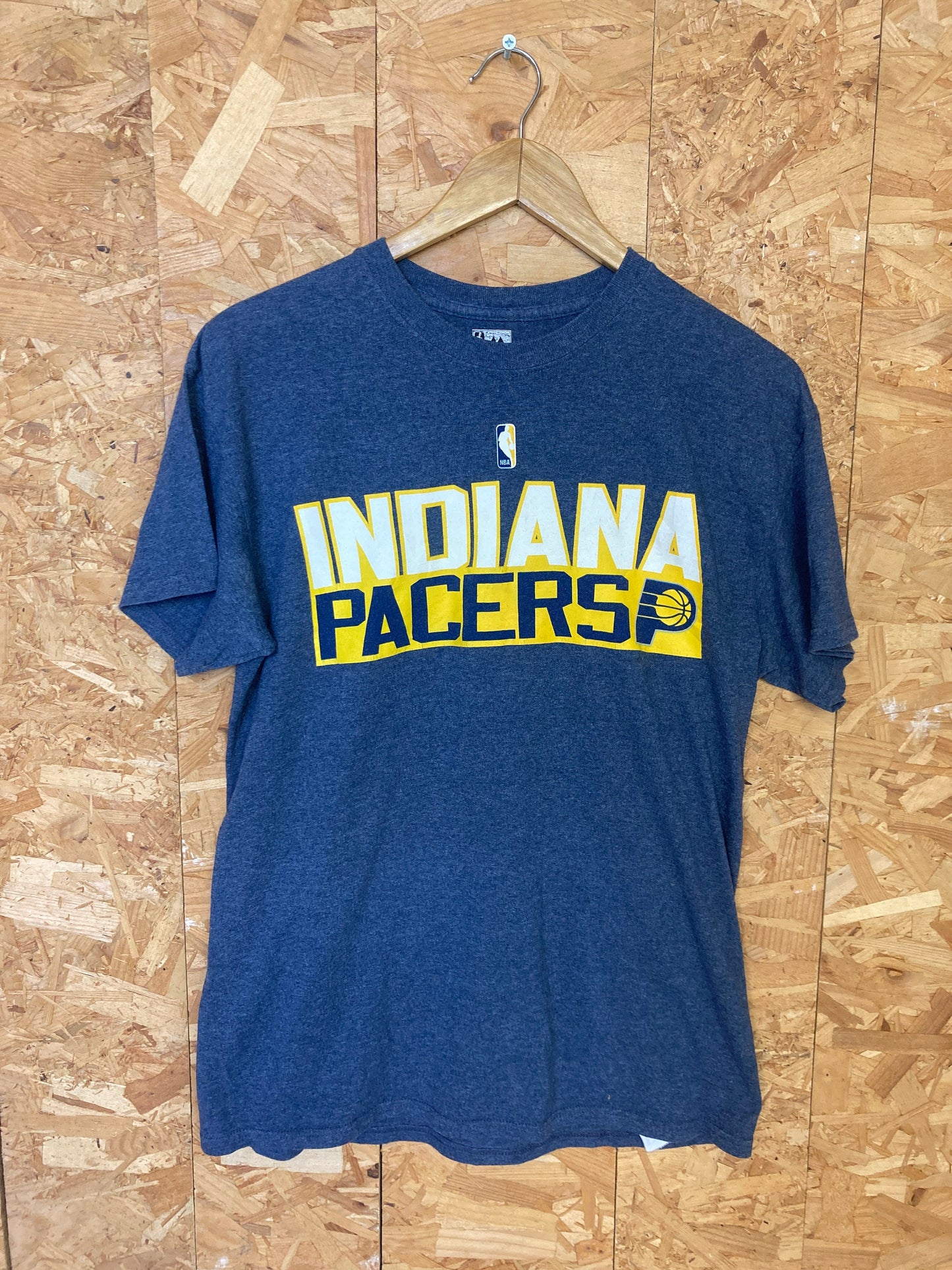 Vintage Y2K Indiana Pacers USA basketball team souvenir dark grey yellow Goerge #13 t-shirt size medium