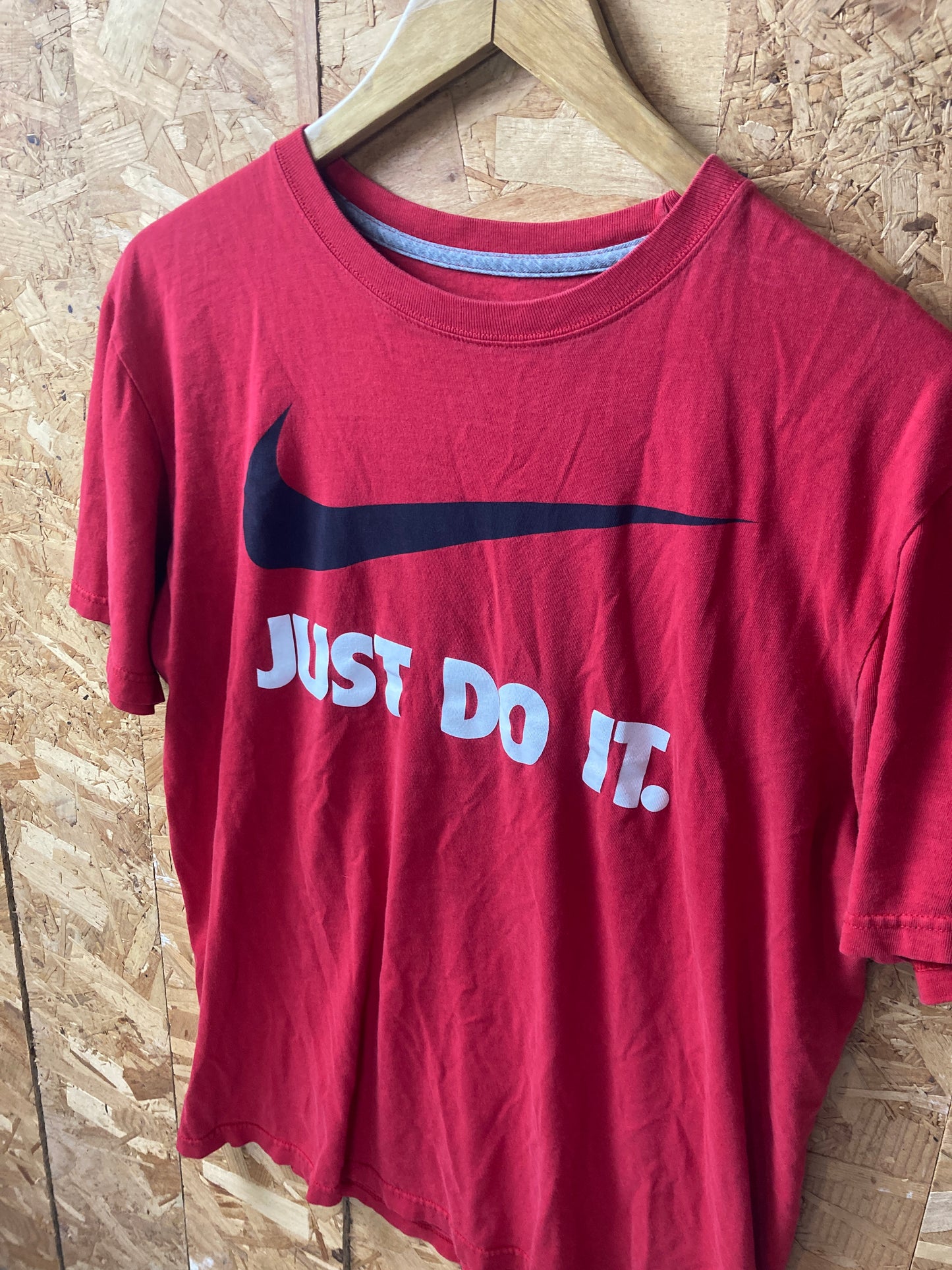 Vintage Y2K Nike red black white spell out logo t-shirt size medium