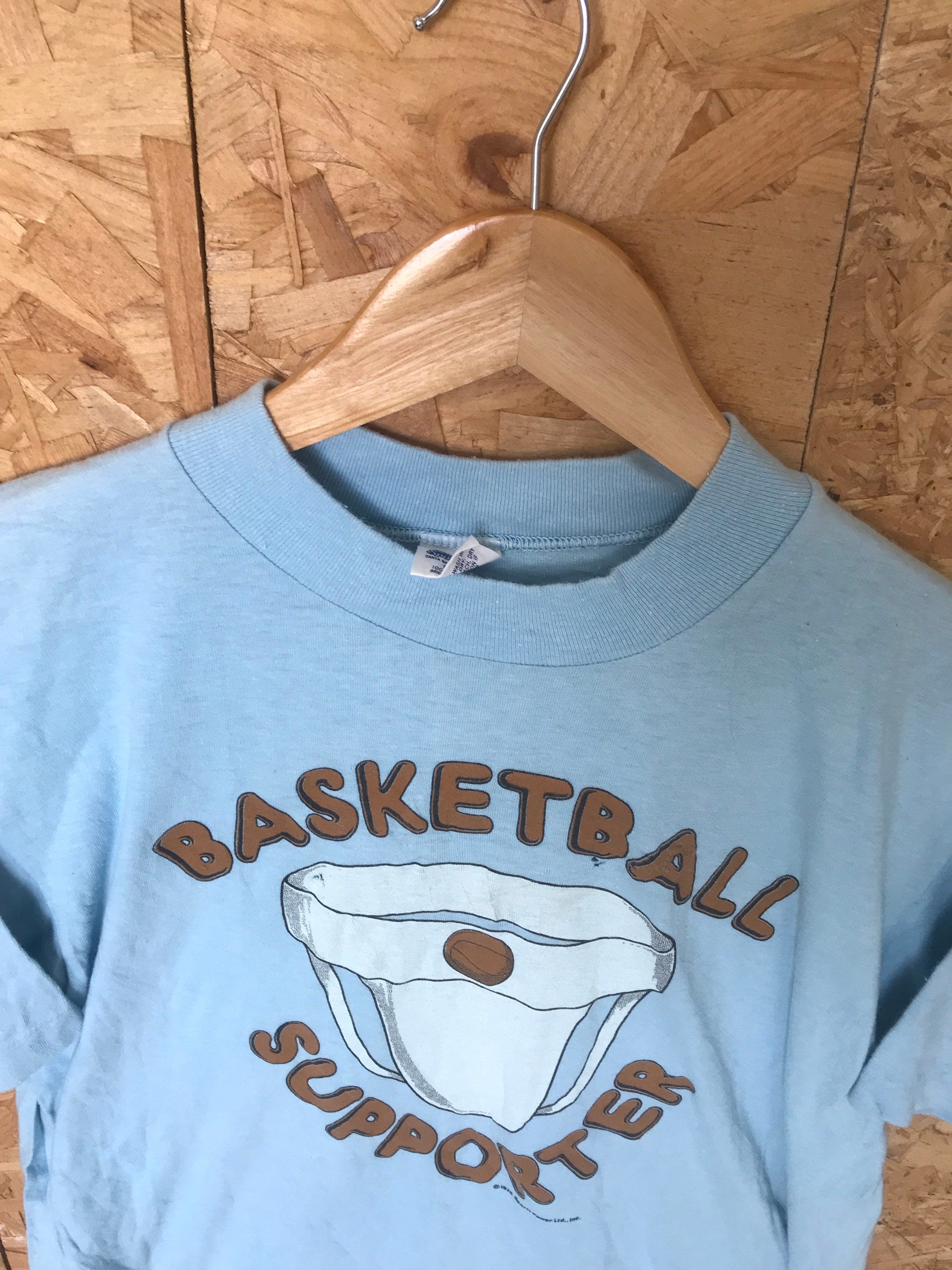 Vintage 70s Basketball Supporter quirky USA souvenir pale baby pastel blue t-shirt size large