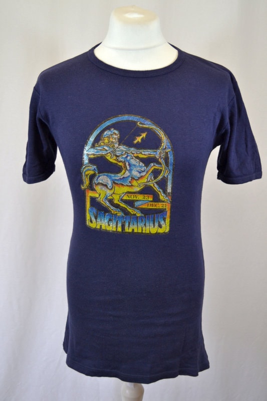 Vintage 80s navy blue quirky Sagitarius t-shirt size medium