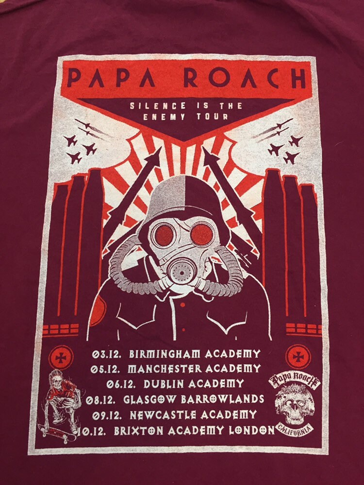 Vintage PapaRoach 2012 uk tour band t-shirt size medium / large