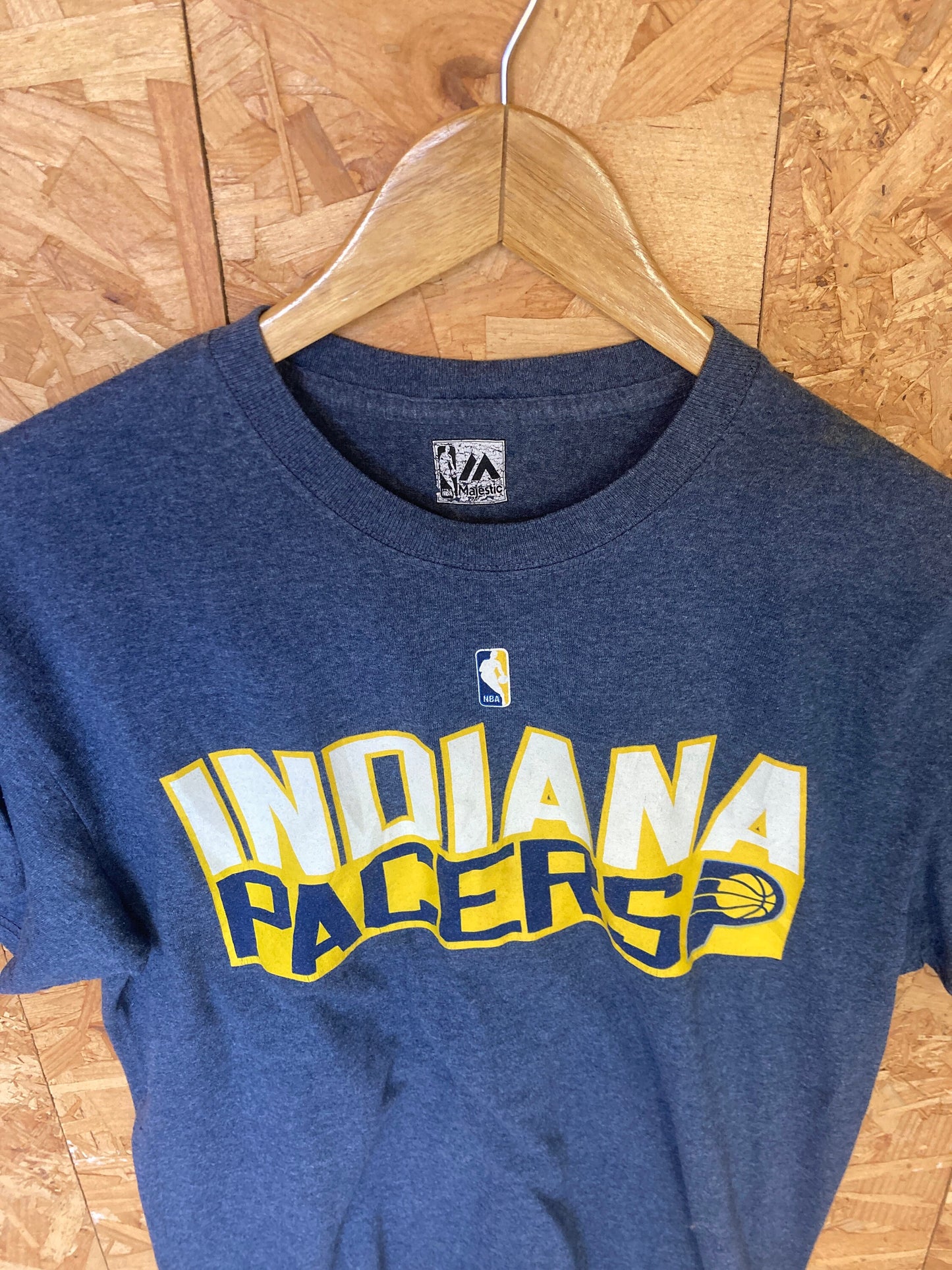 Vintage Y2K Indiana Pacers USA basketball team souvenir dark grey yellow Goerge #13 t-shirt size medium