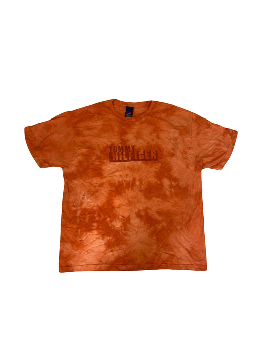 Vintage Tommy Hilfiger 90s Grunge/Rave Orange Tie-Dye t-shirt spellout size large