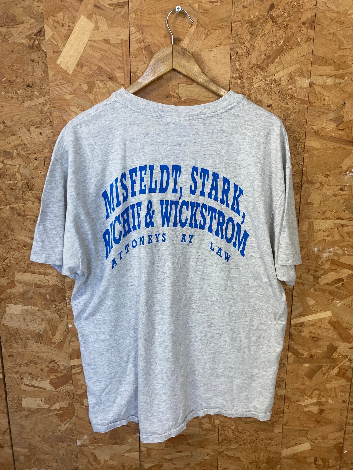 Vintage 90s quirky Misfeldt, stark, Richie & wickstrom attorney softball USA souvenir light grey t-shirt size XL