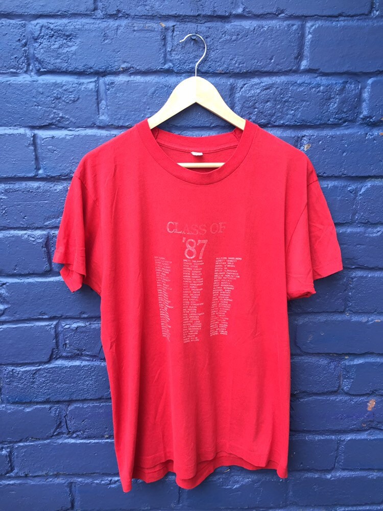 Vintage 80s Class of 87 school leavers Distressed College University USA red t-shirt size large