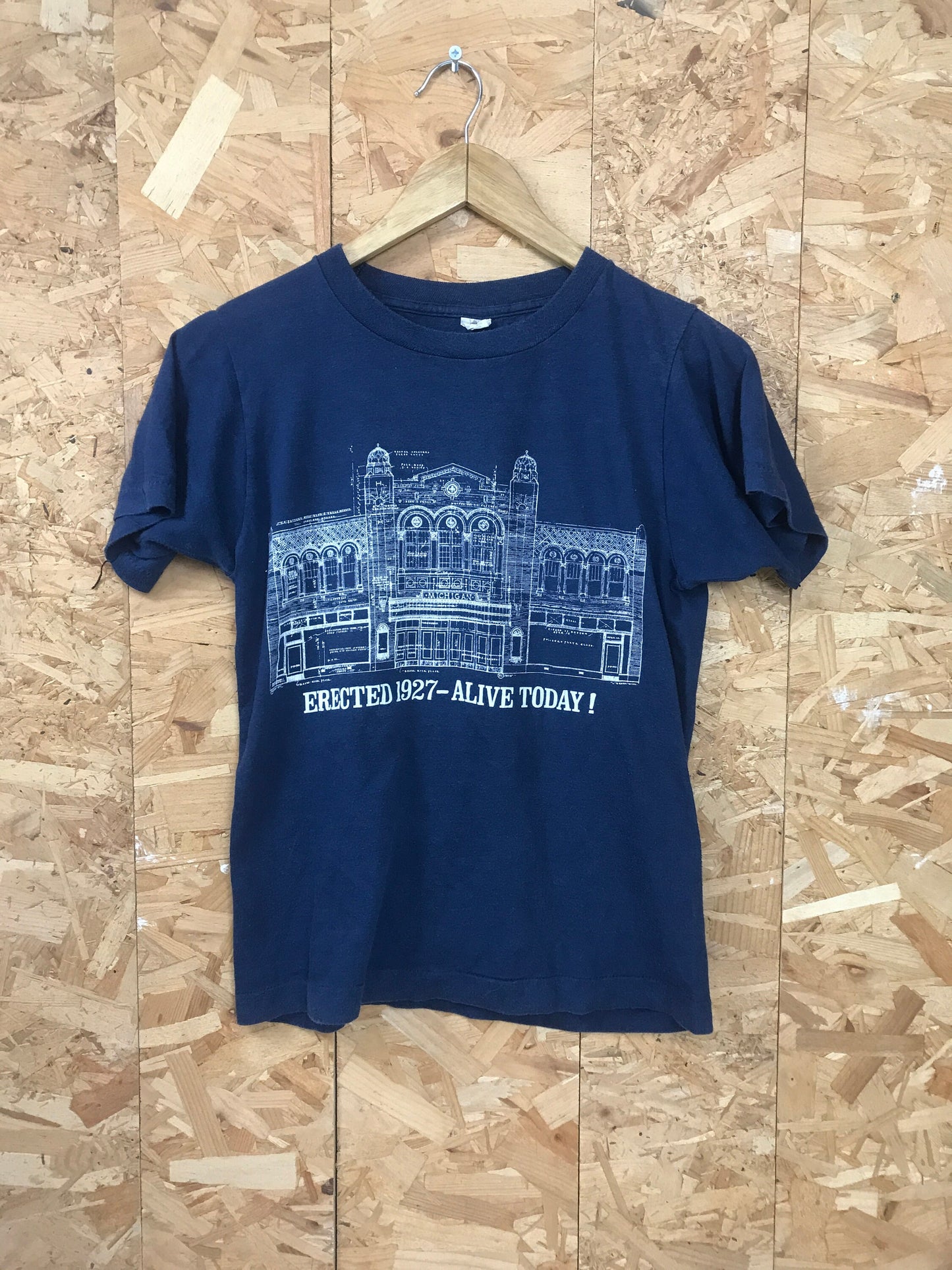 Vintage 80s Quirky Erected in 1927 Michigan Ann Arbor Theatre Building design souvenir USA blue t-shirt size small