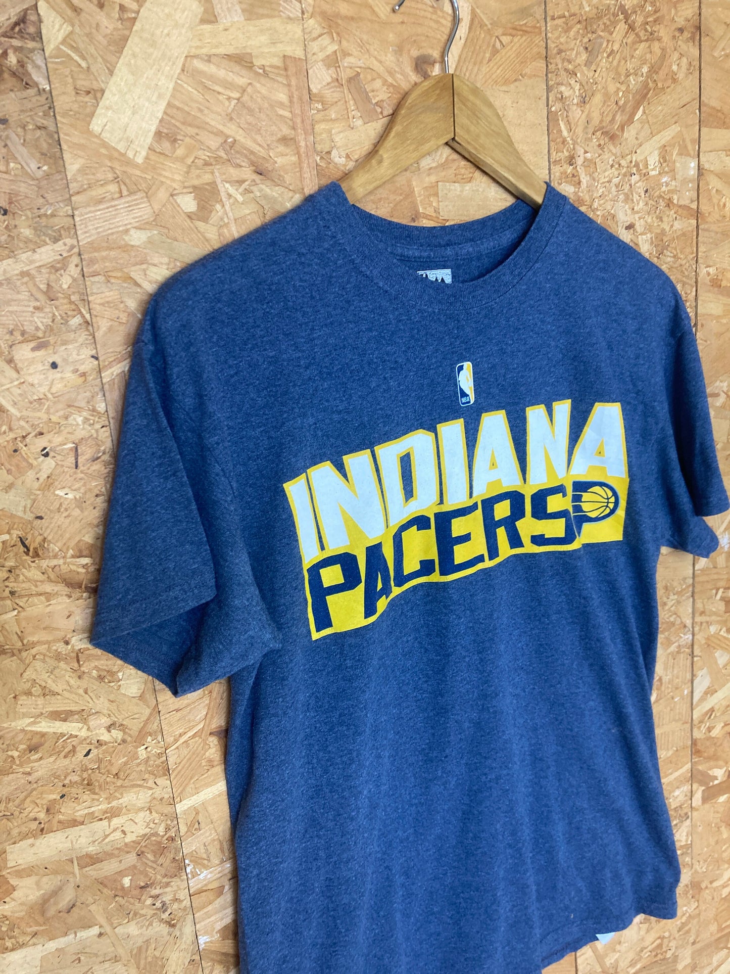 Vintage Y2K Indiana Pacers USA basketball team souvenir dark grey yellow Goerge #13 t-shirt size medium