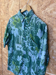 Vintage 90s green floral abstract pattern ugly rayon eccentric Hawaiian style party shirt size M