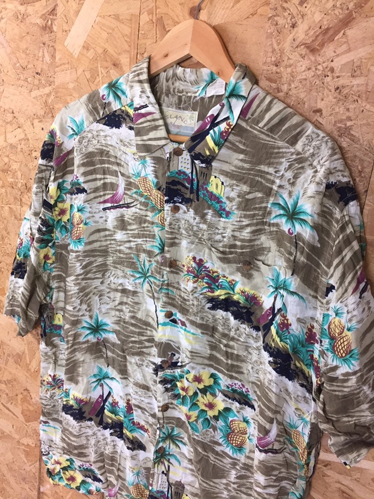 Vintage 90s mens beige green hibiscus palm trees pineapple fruit print Hawaiian eccentric statement quirky party festival shirt size XL