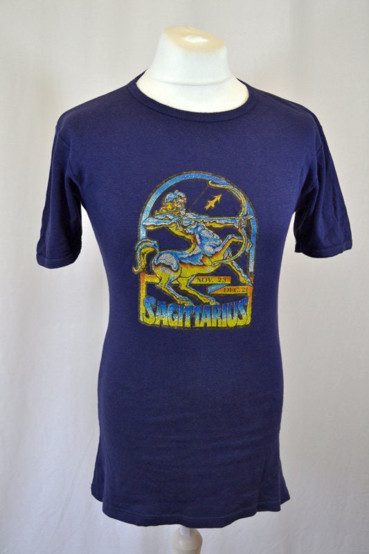 Vintage 80s navy blue quirky Sagitarius t-shirt size medium