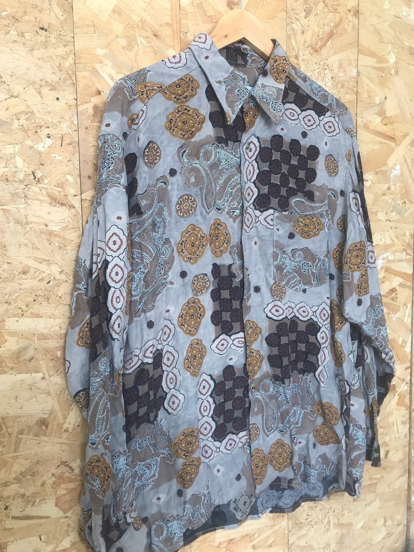 Vintage 90s brown beige grungy abstract Paisley long sleeve ugly cocktail shirt size large