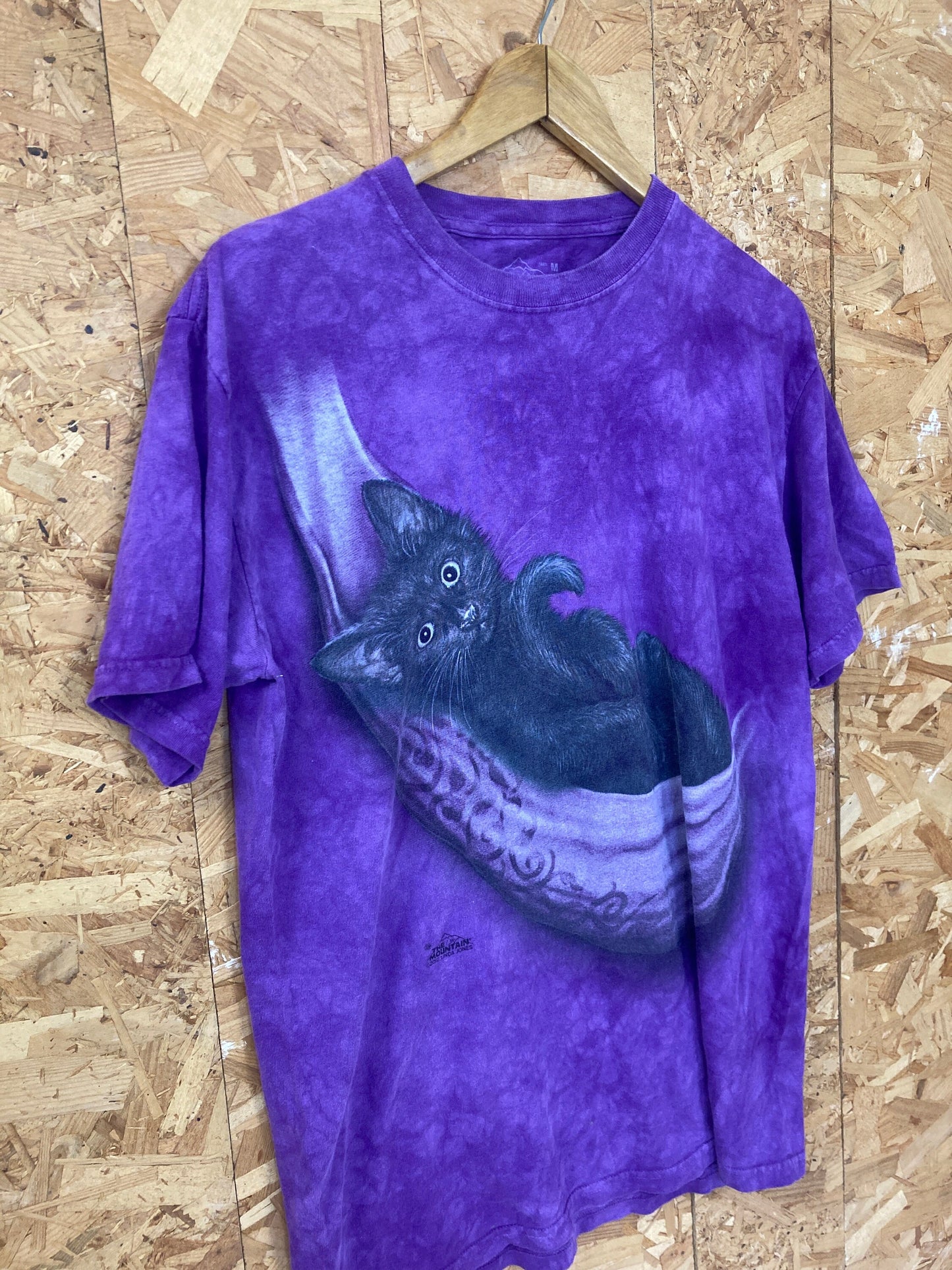 Vintage The Mountain animal printed tie dye purple kitten cat in hammock nature t shirt size medium