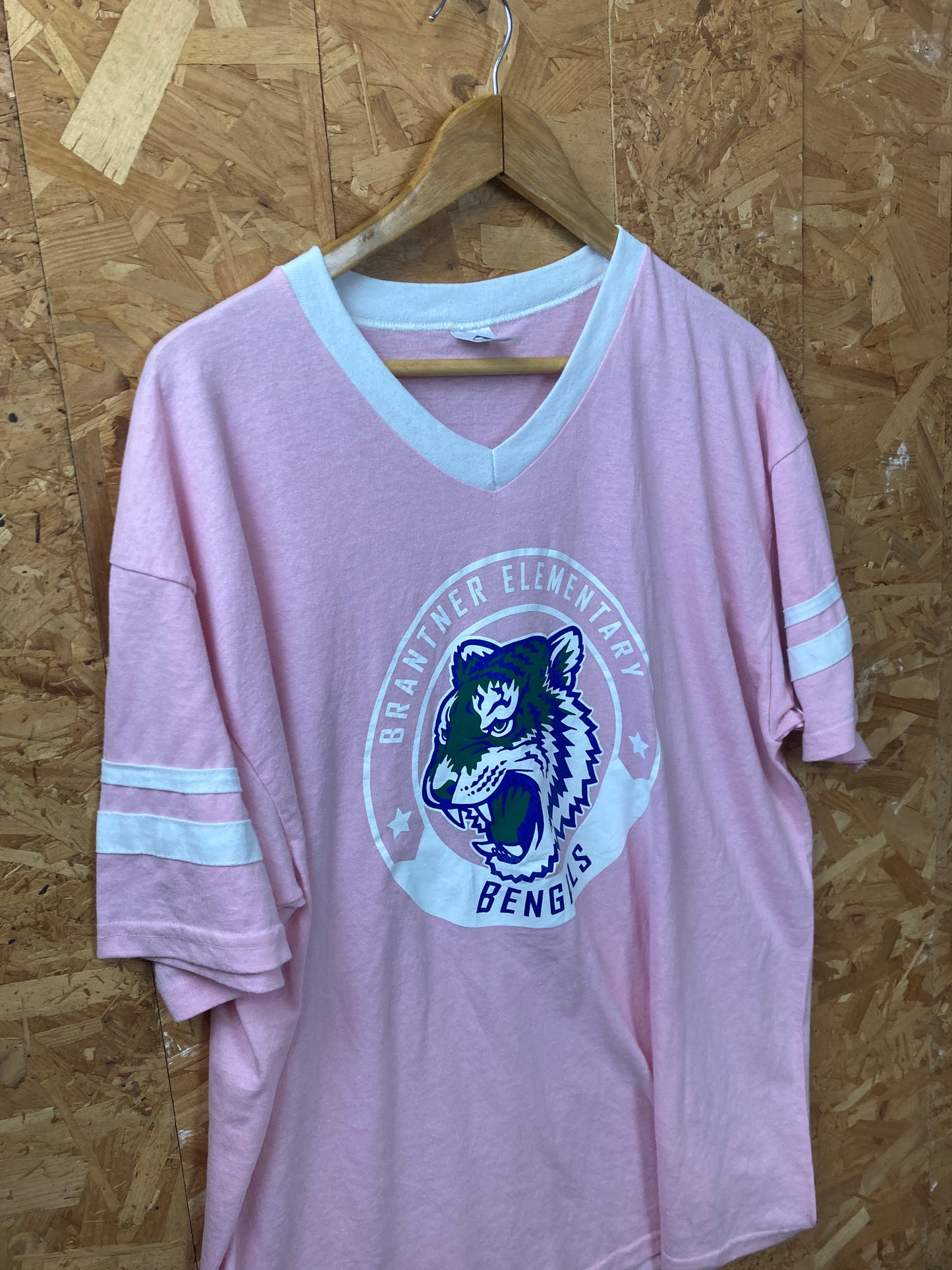 Vintage 90s Brantner Elementary Bengals USA souvenir quirky pink t-shirt size XL