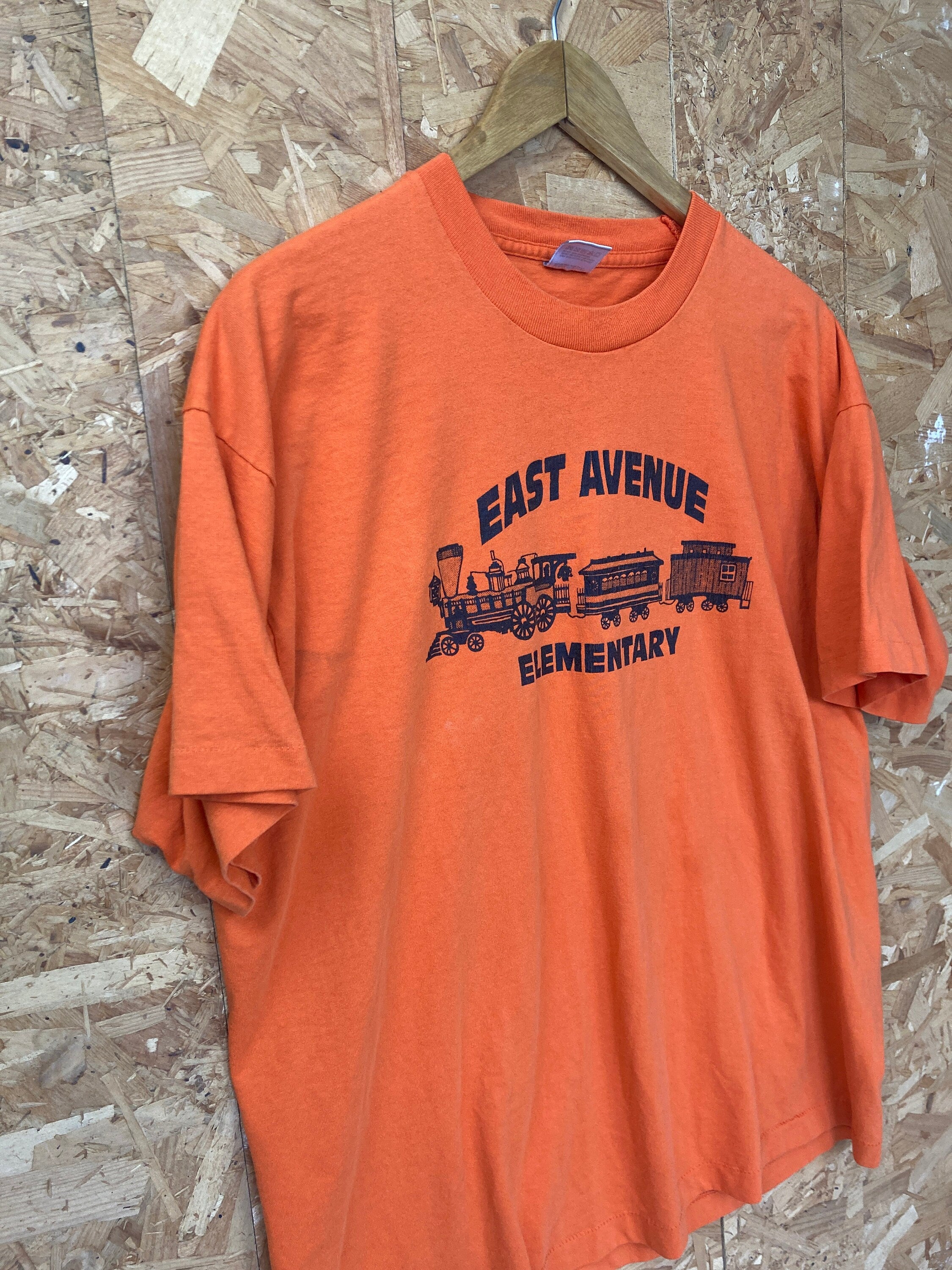 Vintage 90s East Avenue NYC Elementary School quirky orange USA souvenir t-shirt size XL