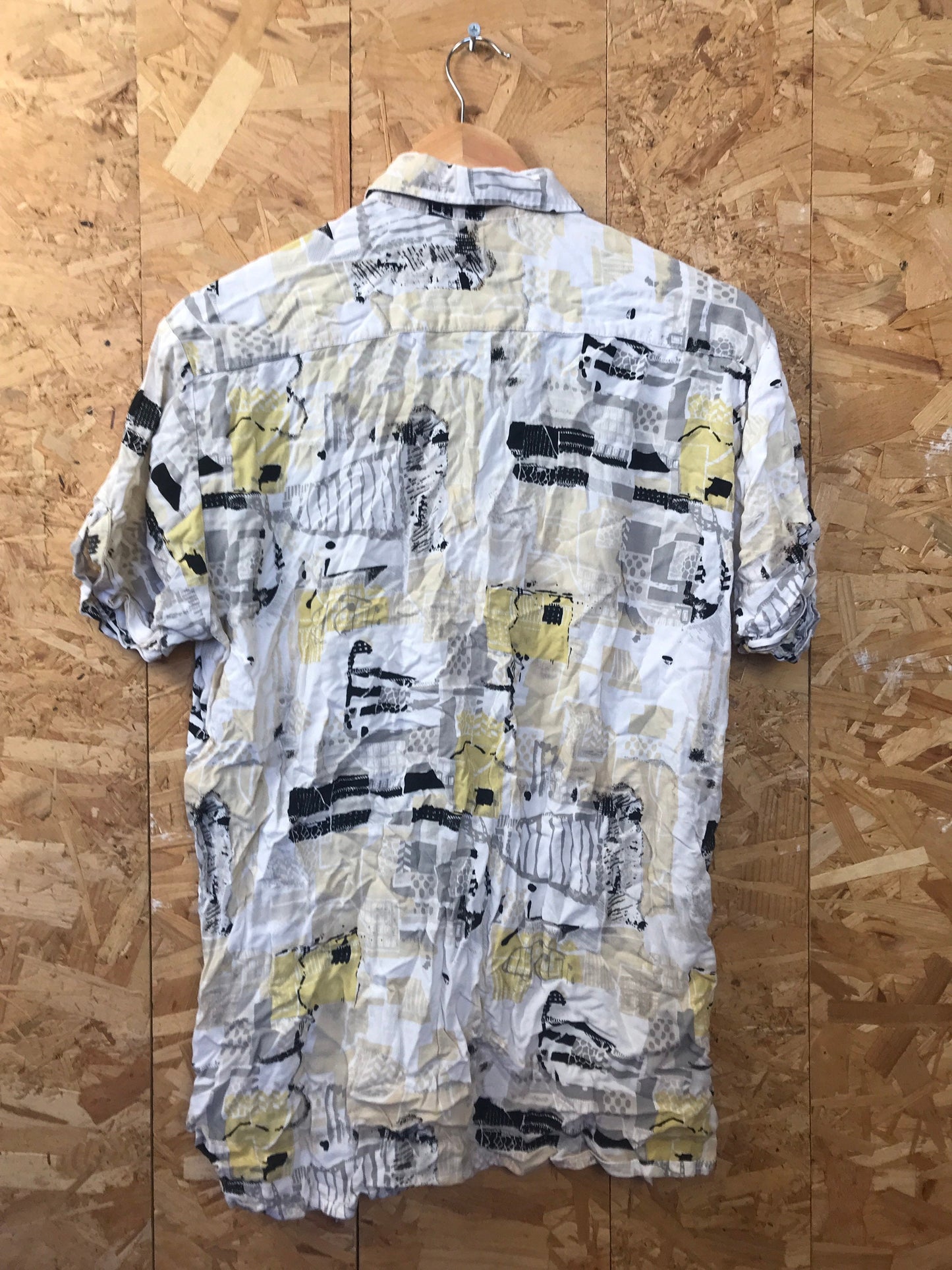 Vintage 90s beige yellow black pastel watercolour abstract pattern ugly rayon eccentric hawaiian style pary shitrt size medium