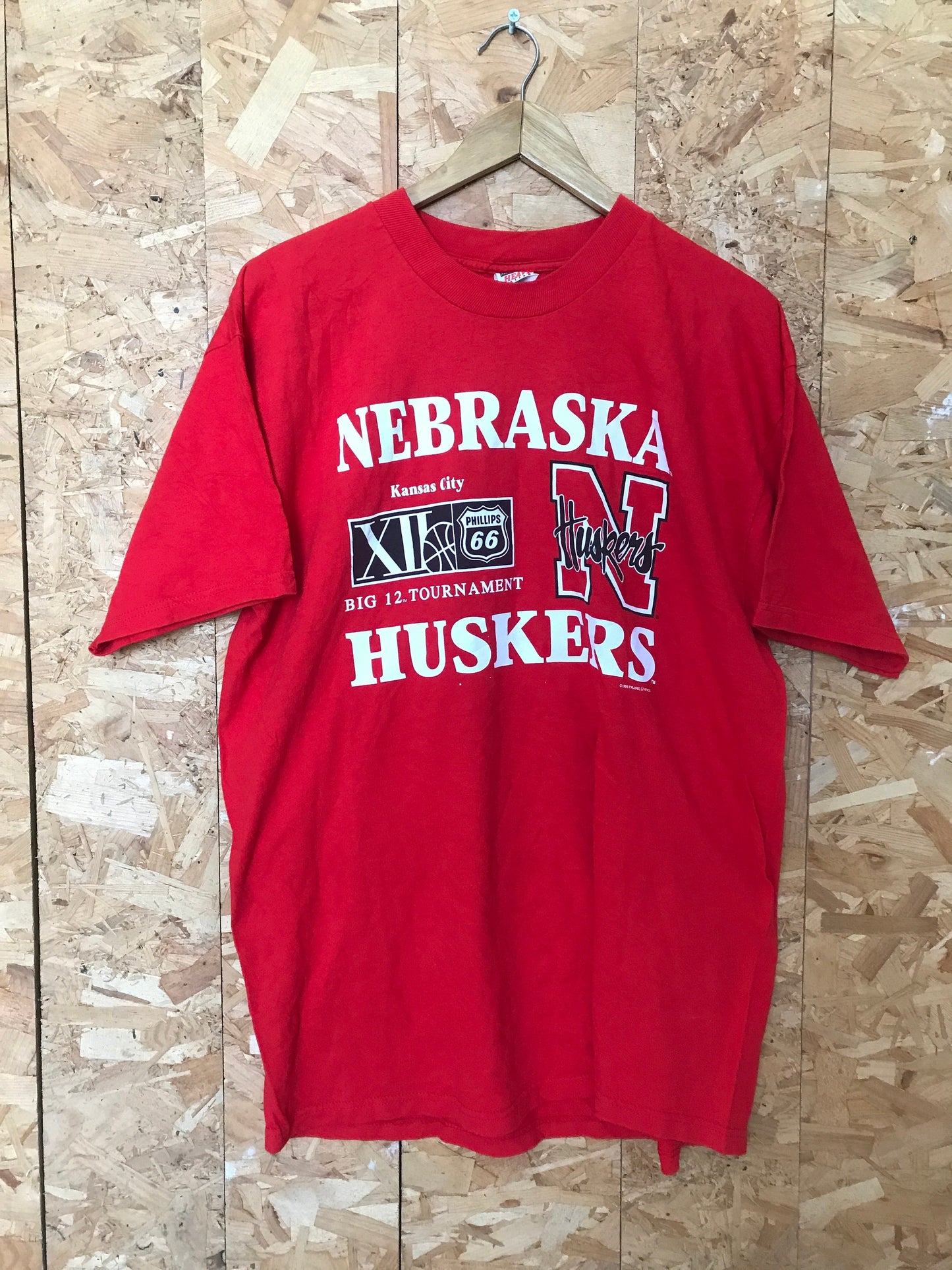 Vintage 90s Nebraska Huskers Football Team Tournament souvenir quirky red USA t-shirt size XL