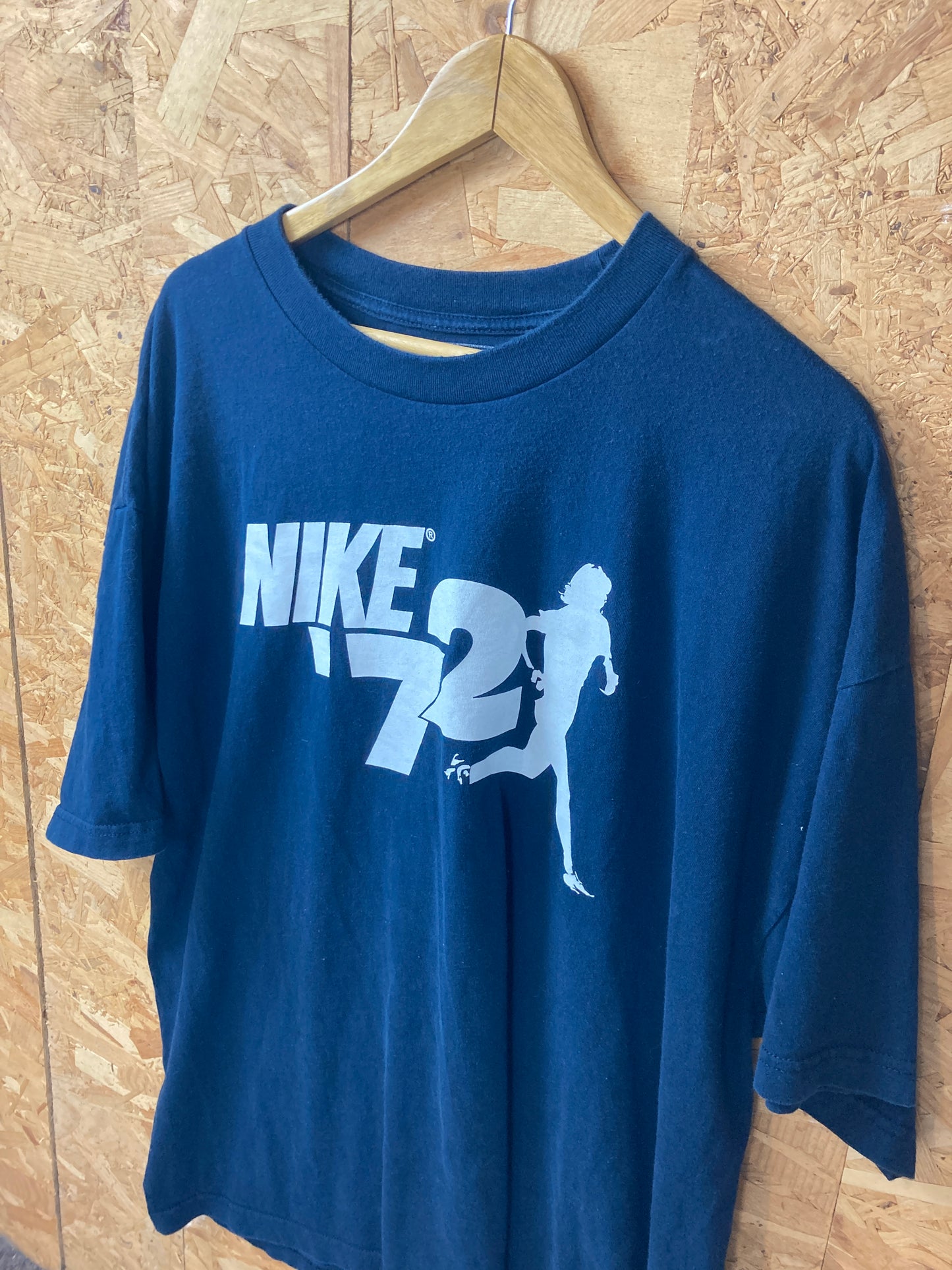 Vintage Y2K Nike 72 running logo on navy blue oversized t-shirt size XL