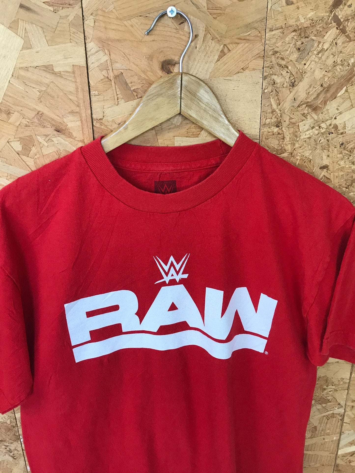 Vintage Y2K RAW spellout wrestling merch souvenir red USA t-shirt size medium