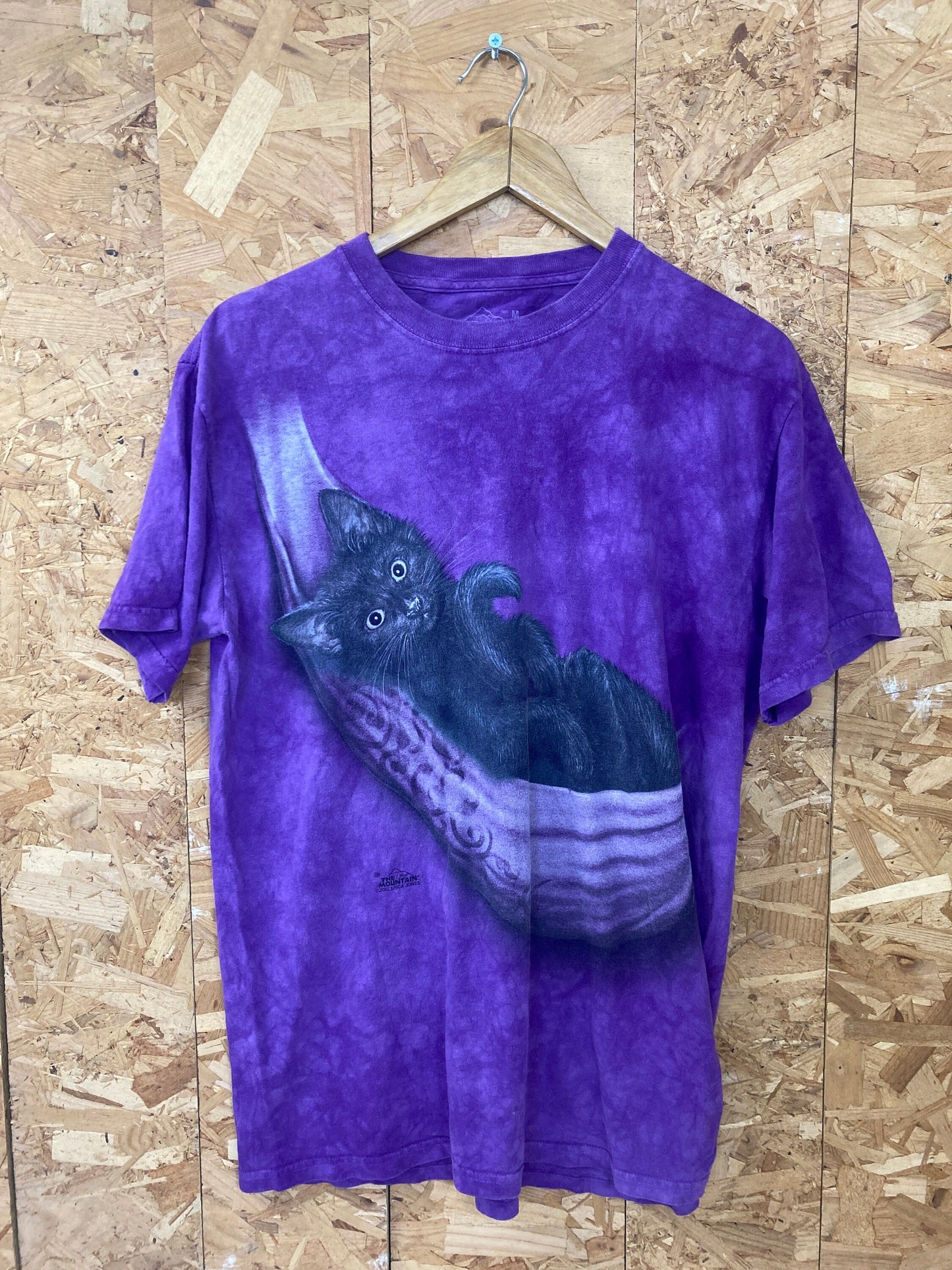 Vintage The Mountain animal printed tie dye purple kitten cat in hammock nature t shirt size medium